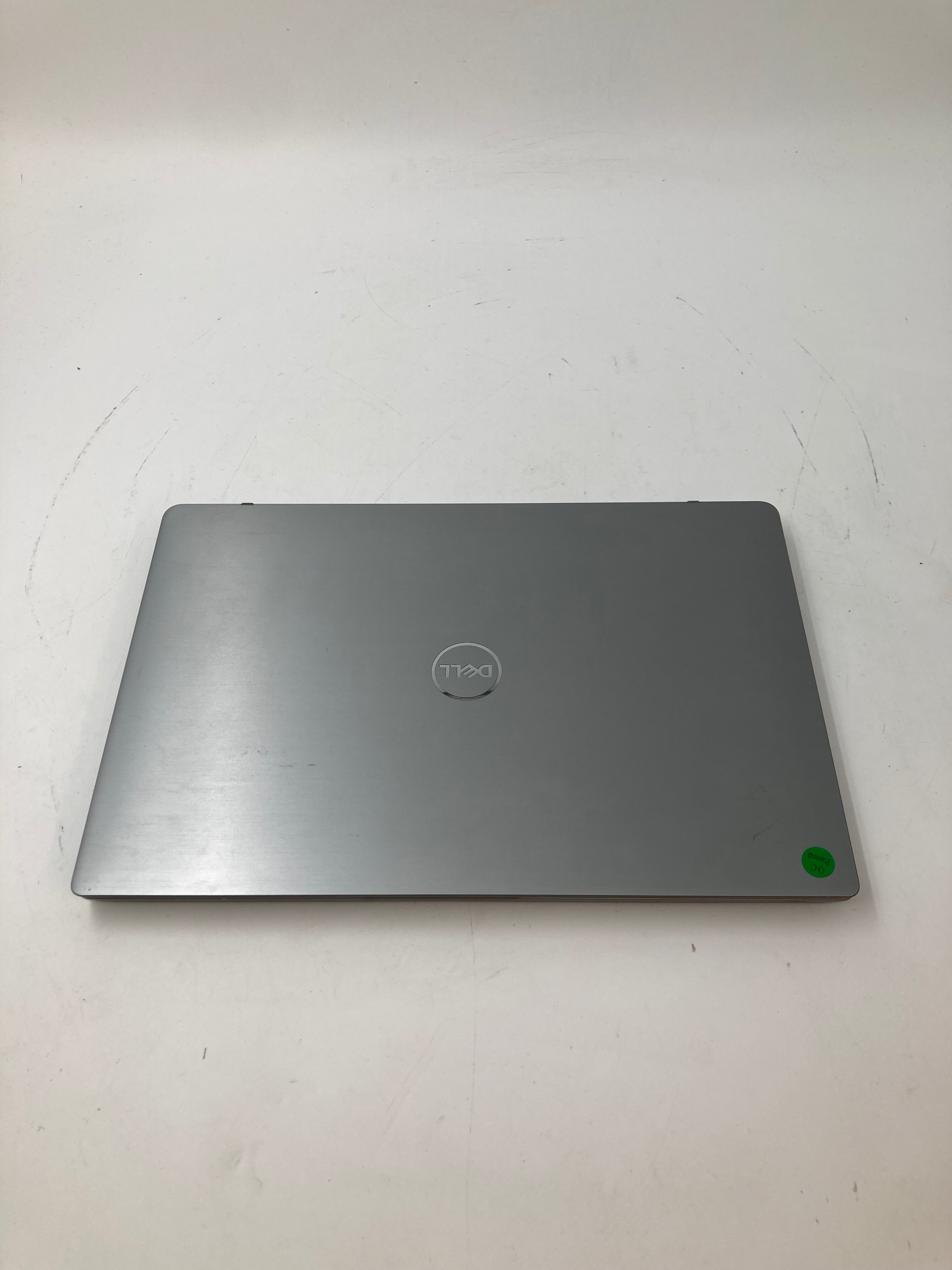DELL LATITUDE 7300, TOP VIEW, DELL LOGO