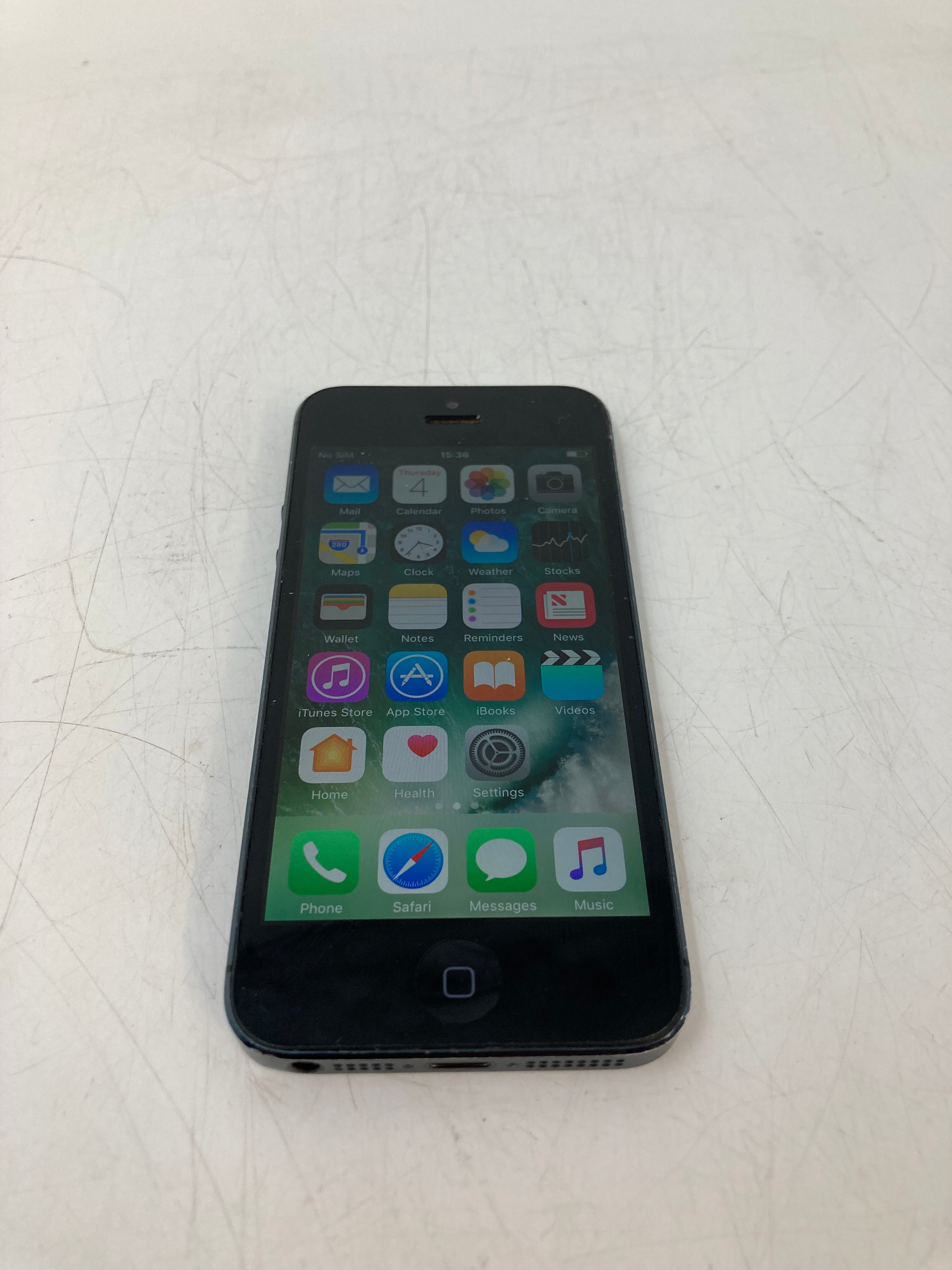 Apple Phones | 3.5"/4" | A1457 | A1387 | A1429 | 16GB Storage Lot of 3