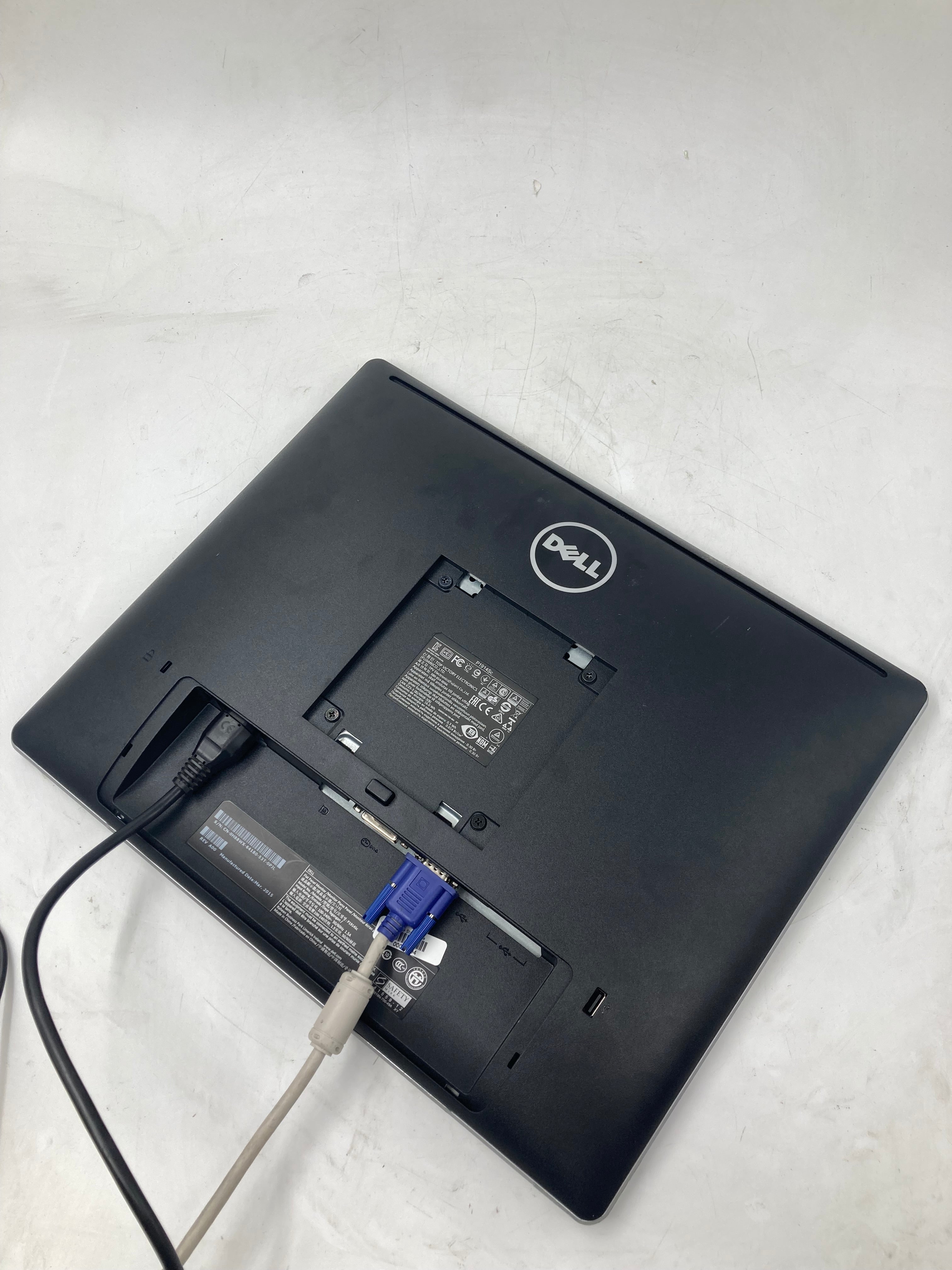 Dell P1914Sc 19" Screen LED Monitor DisplayPort VGA USB Lot of 4
