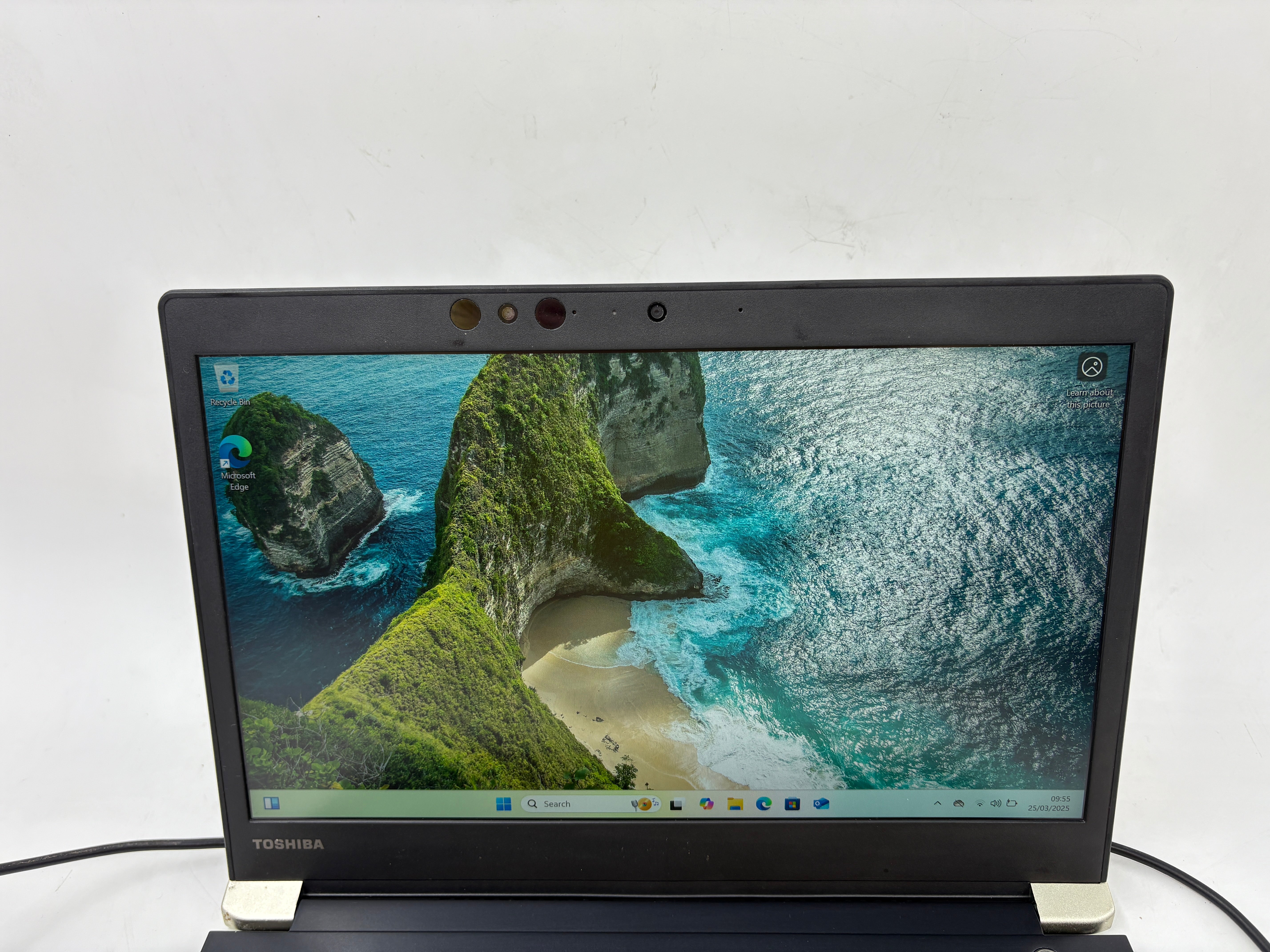 Toshiba Laptop X30-E-133 13.3" Screen i7 8th Gen 16GB RAM 256GB SSD W11
