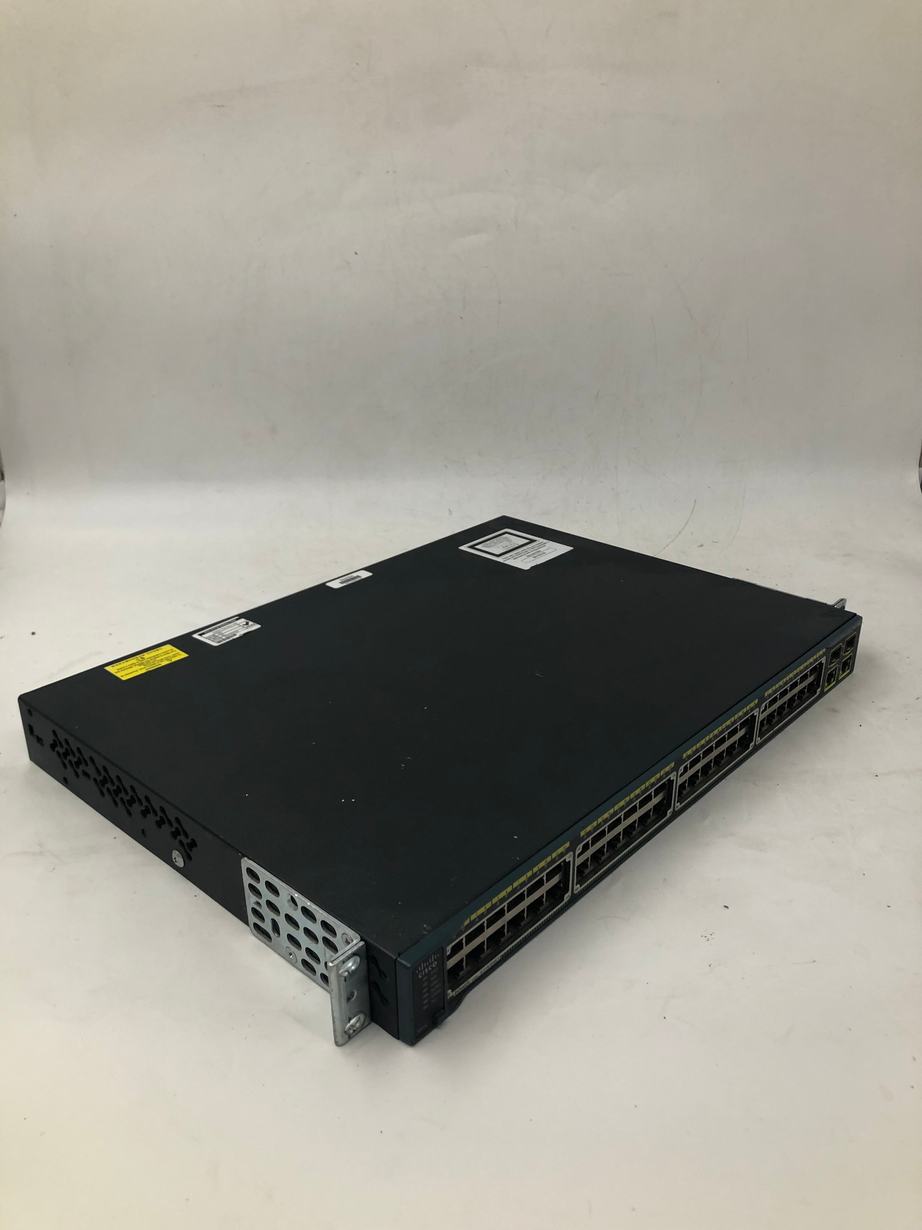 Cisco Catalyst WS-C3850-48P-L V05 48-Port PoE+ Gigabit Network Switch