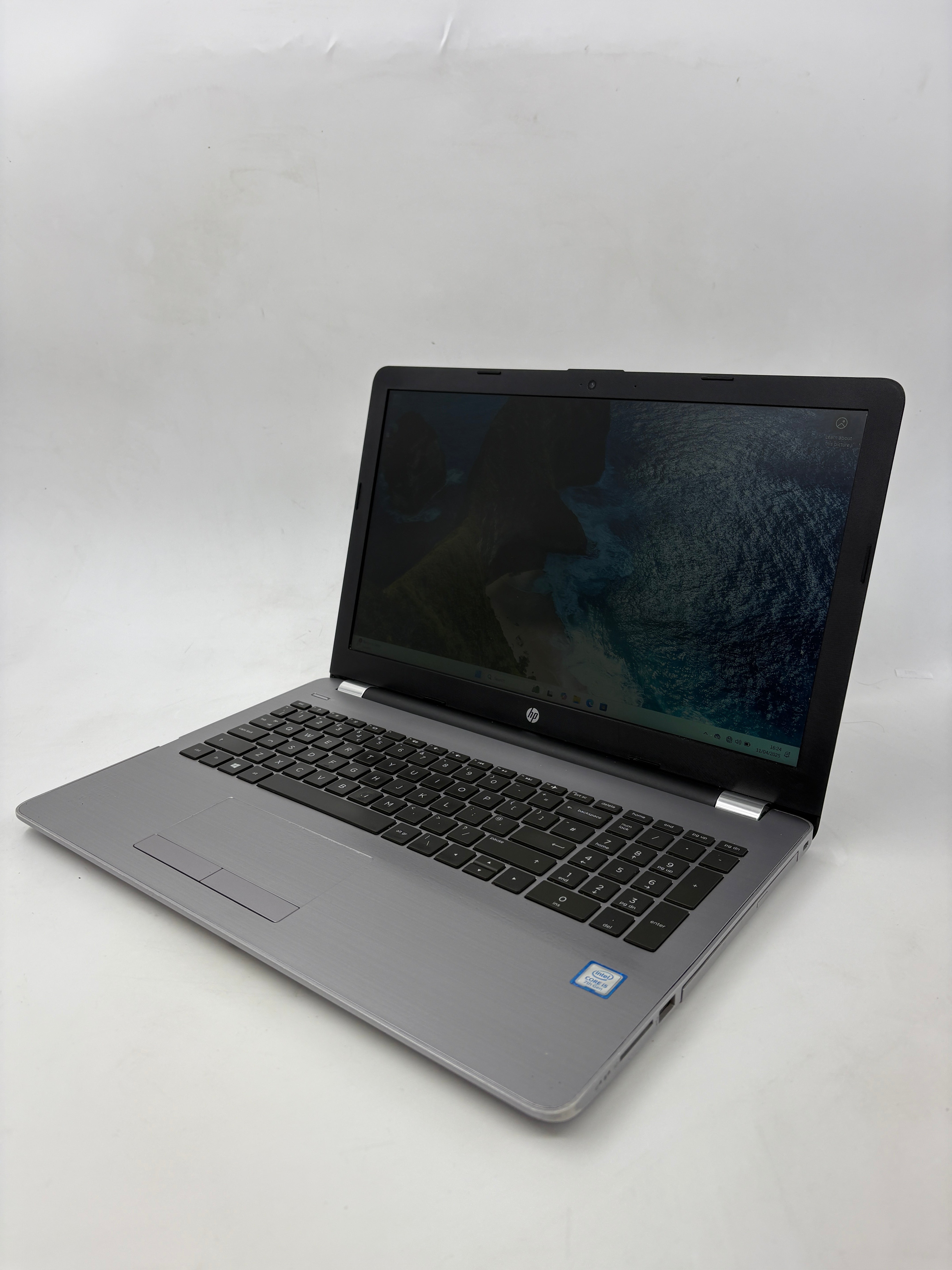 HP Laptop 250 G6 15.6" Screen i5 7th Gen 8GB RAM 256GB SSD W10