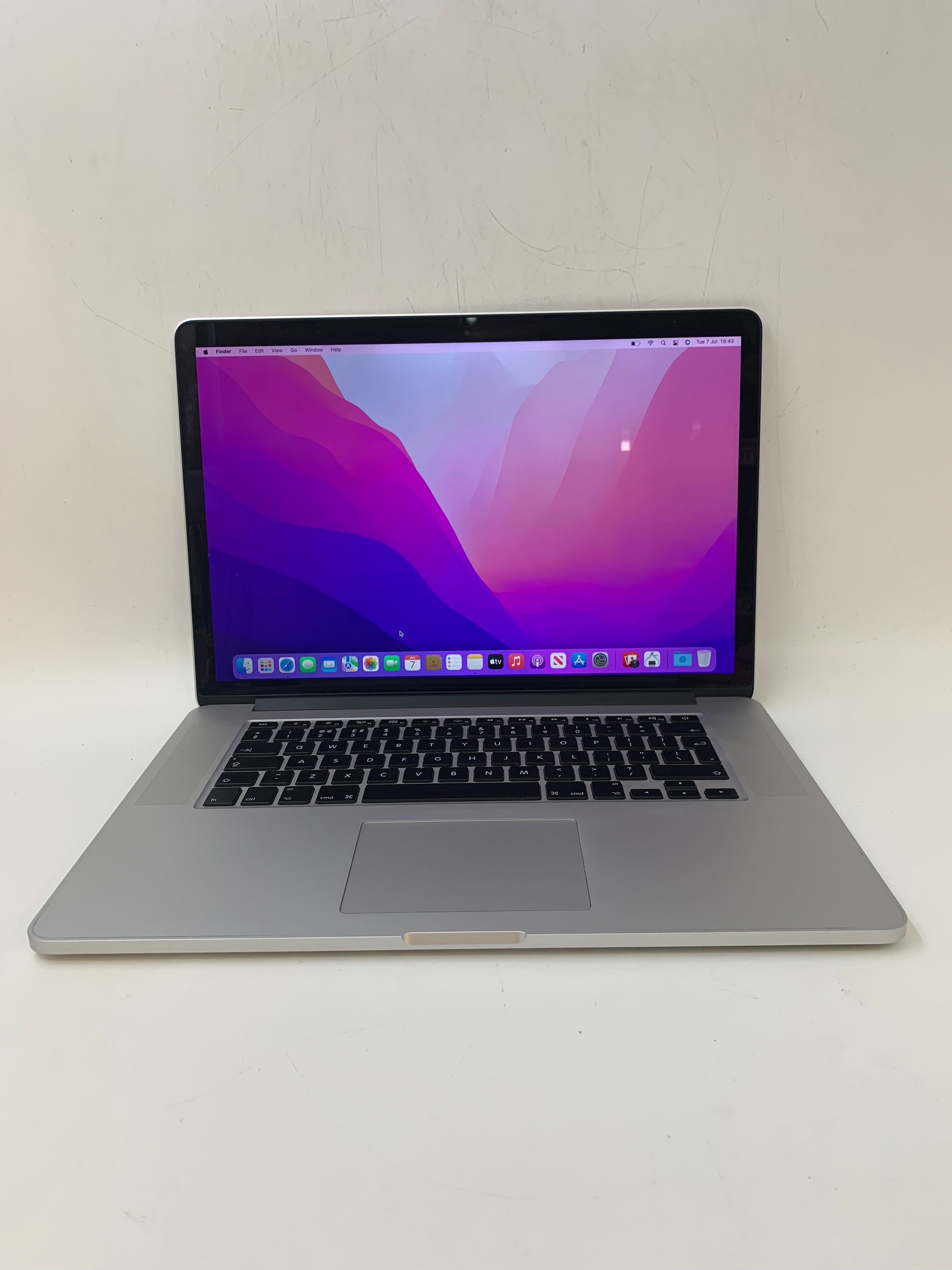 Apple MacBook Pro M2015 | 15.4" Retina | Intel Core i7 | 16GB RAM | 256GB SSD | macOS