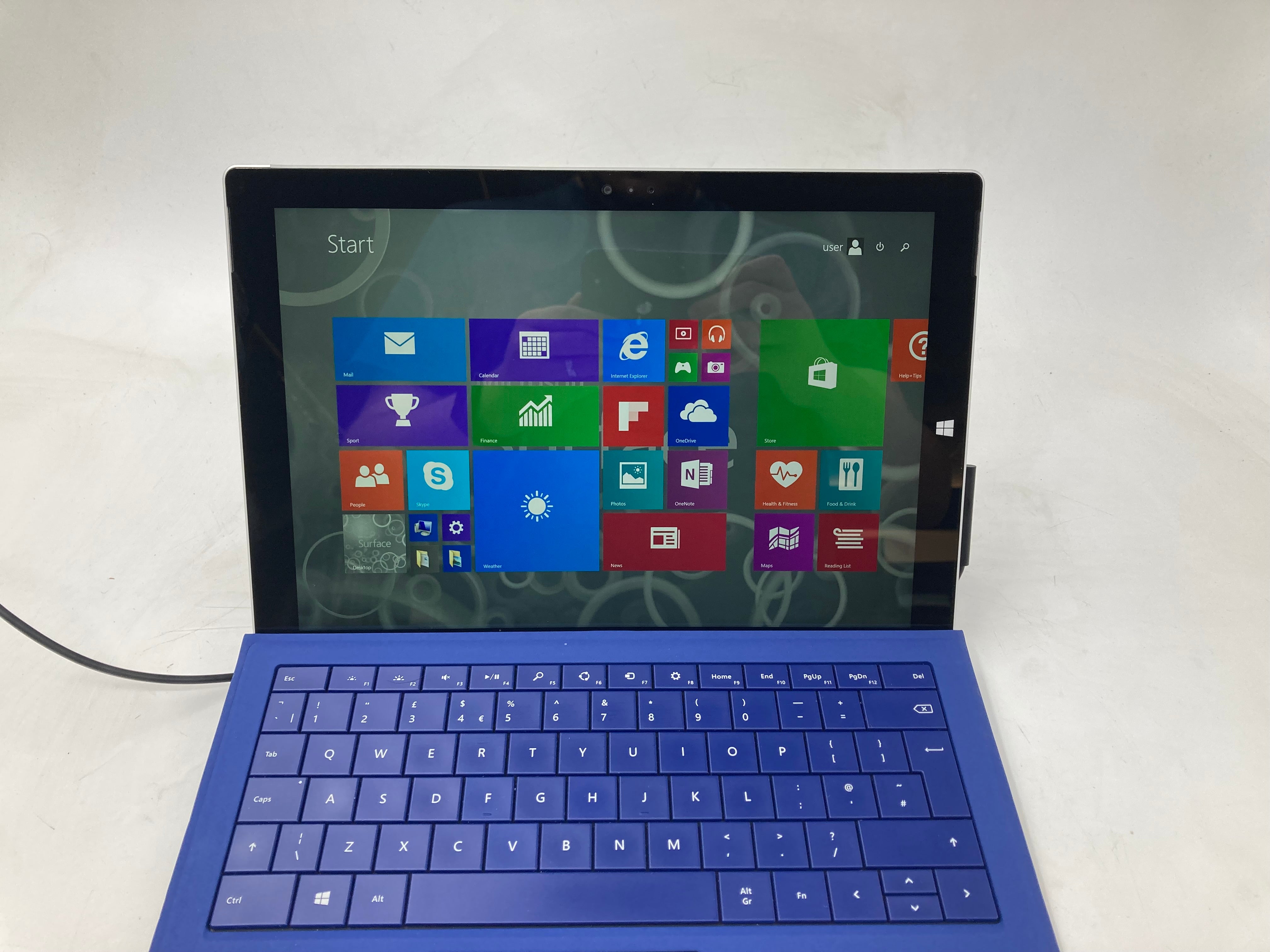 Microsoft Surface Pro 3 12" Screen i5 4th gen 8GB 256GB SSD Windows 8