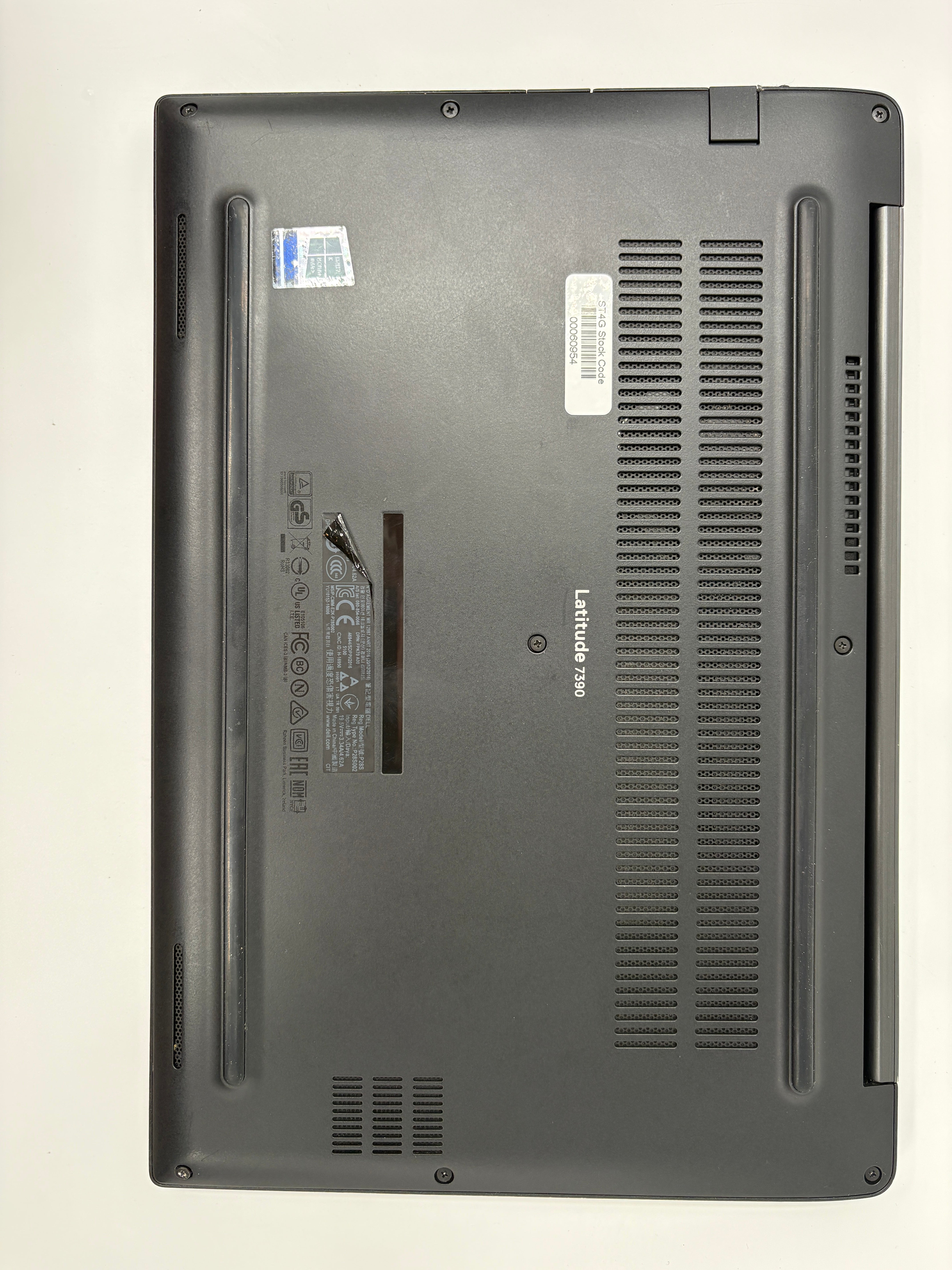 Dell Latitude 7390 13.3" Screen i7 8th Gen 8GB RAM NO SSD NO OS