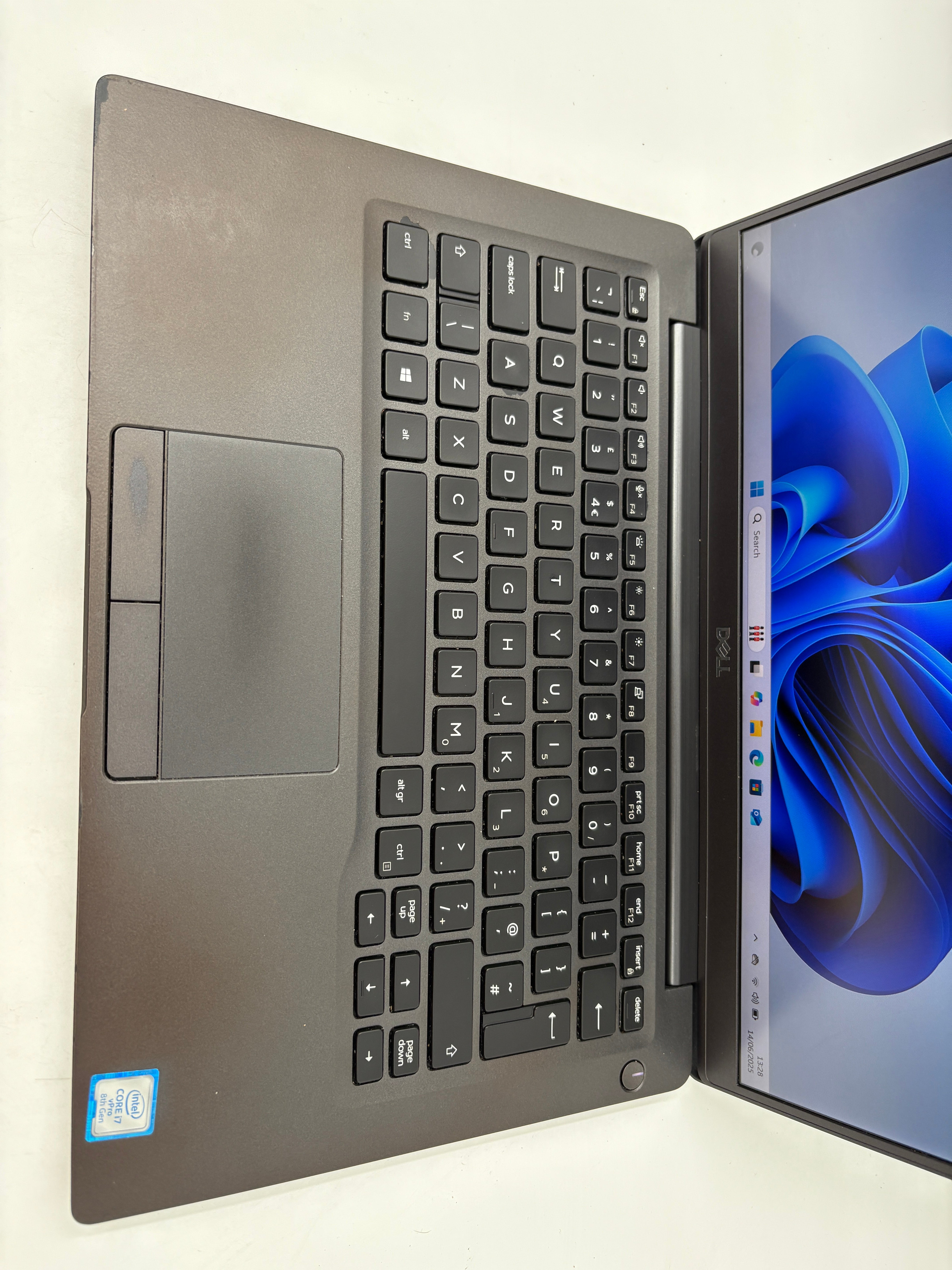 Dell Laptop Latitude 7400 14" Screen i7 8th Gen 8GB RAM 256GB SSD W11
