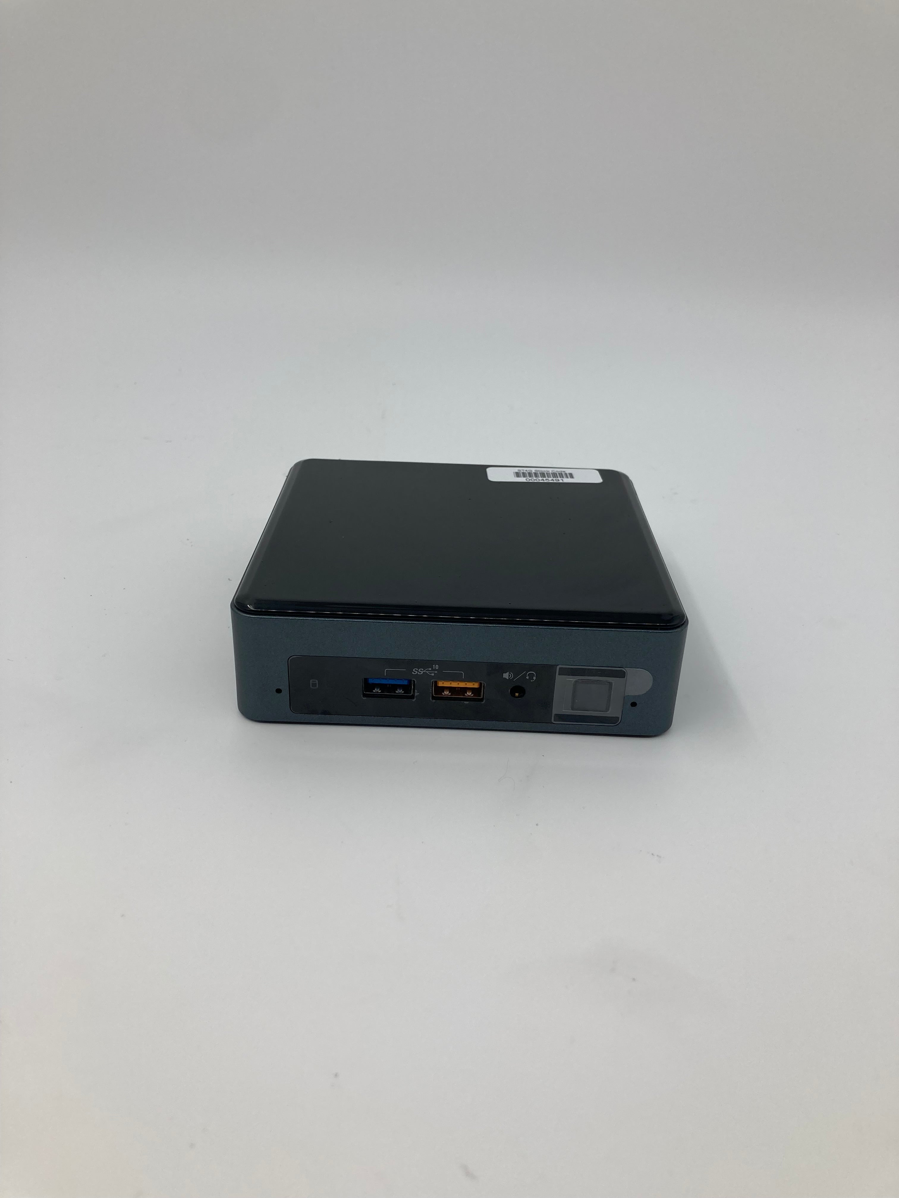 Intel Desktop NUC8BEB i5 8th Gen 2.30GHz 8GB RAM No SSD No OS
