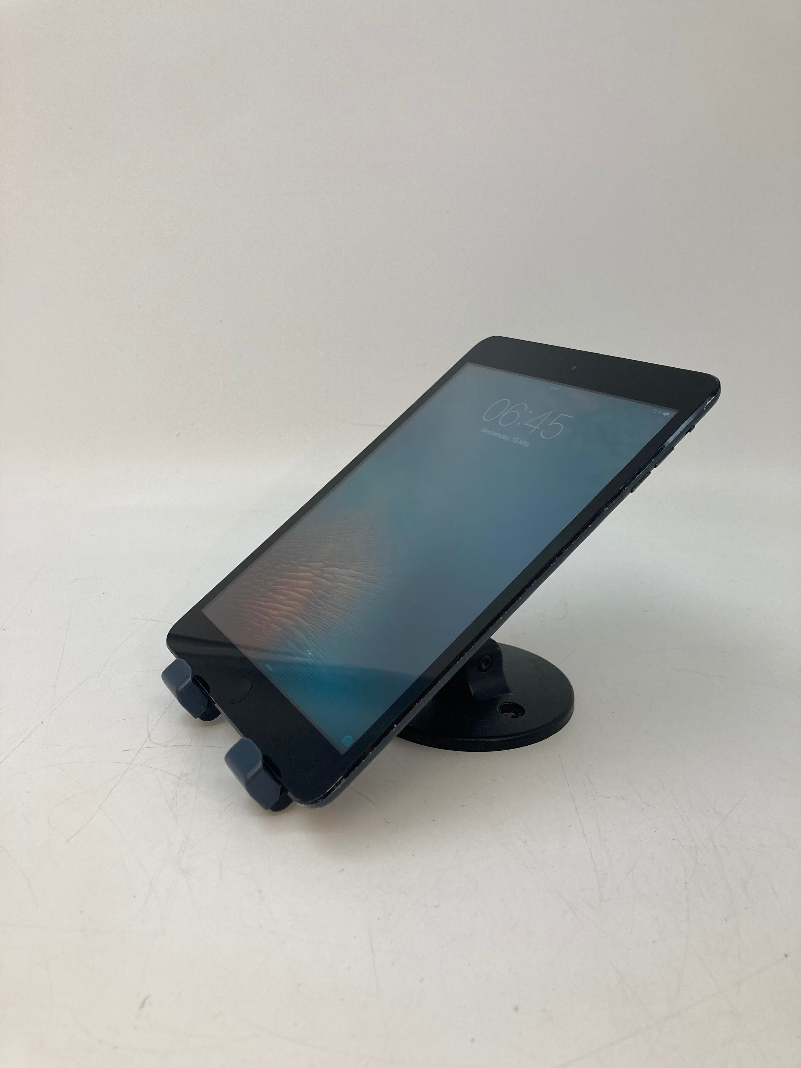 Refurbished Apple iPad Mini (2012) 7.9" 16GB Grey - Grade C | Tech4Change