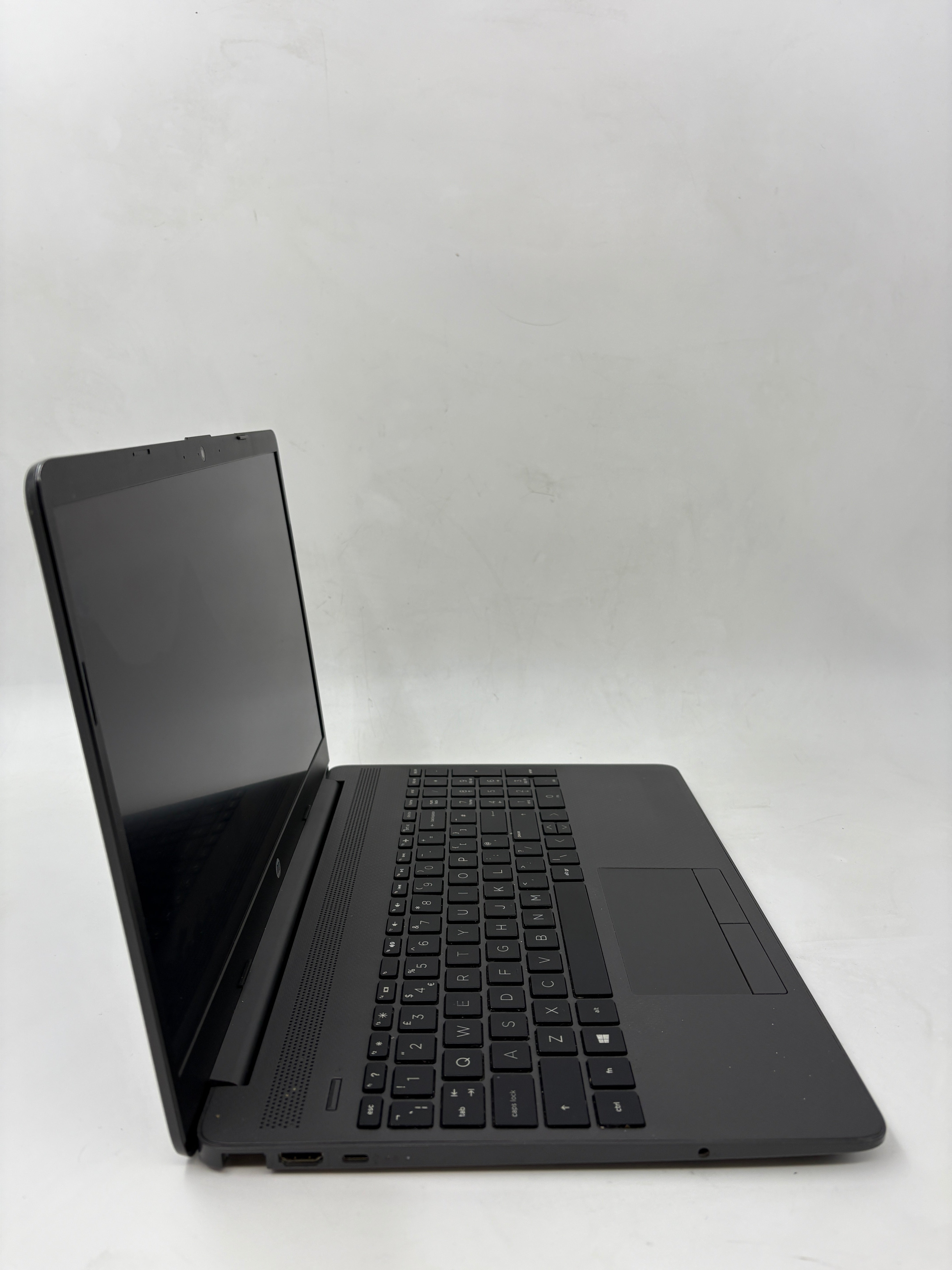 HP Laptop 255 G8 15.6" Screen AMD Ryzen 5 3500U 8GB RAM 256GB SSD W11