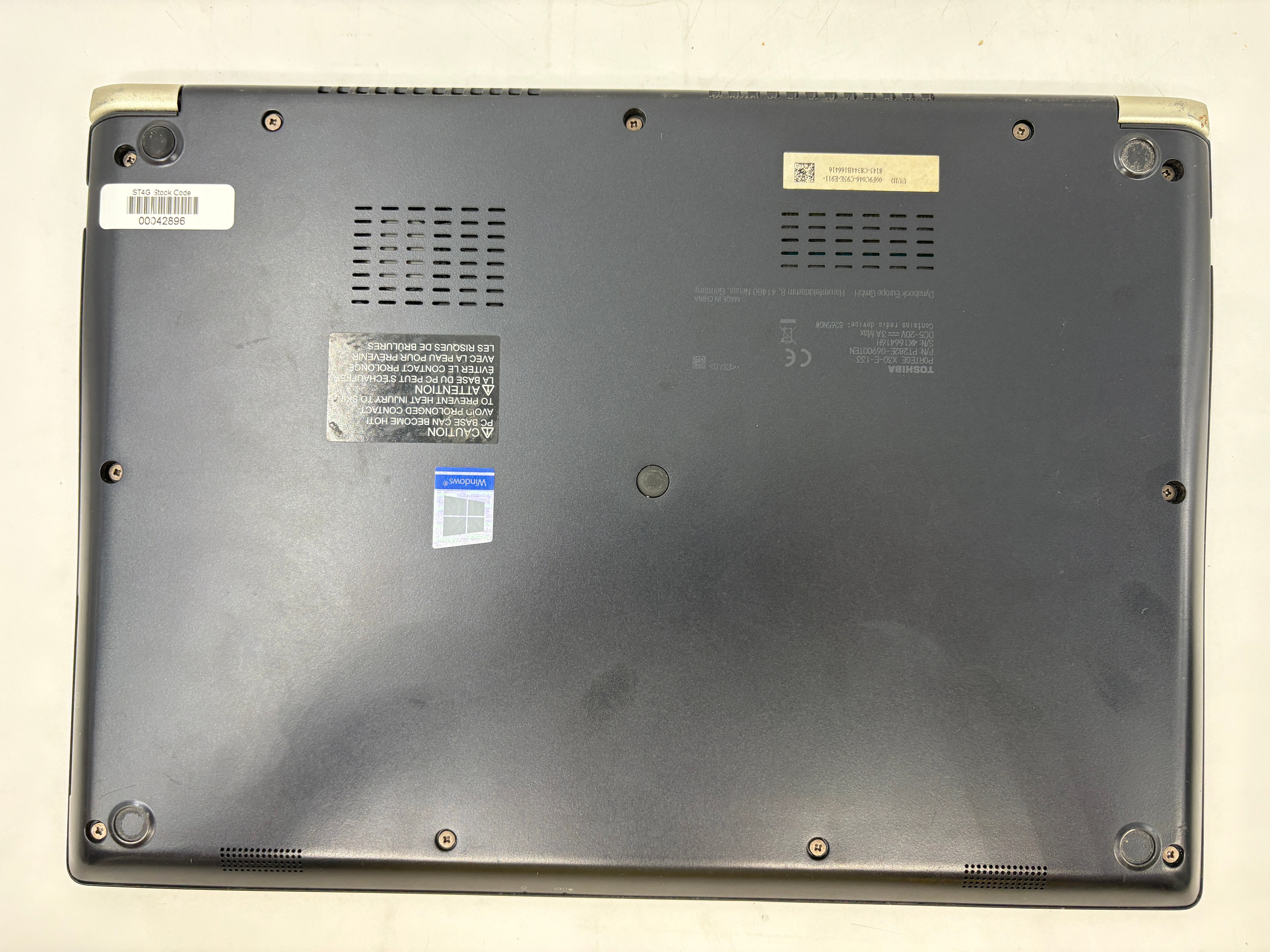 Toshiba Laptop X30-E-133 13.3" Screen i7 8th Gen 16GB RAM 256GB SSD W11