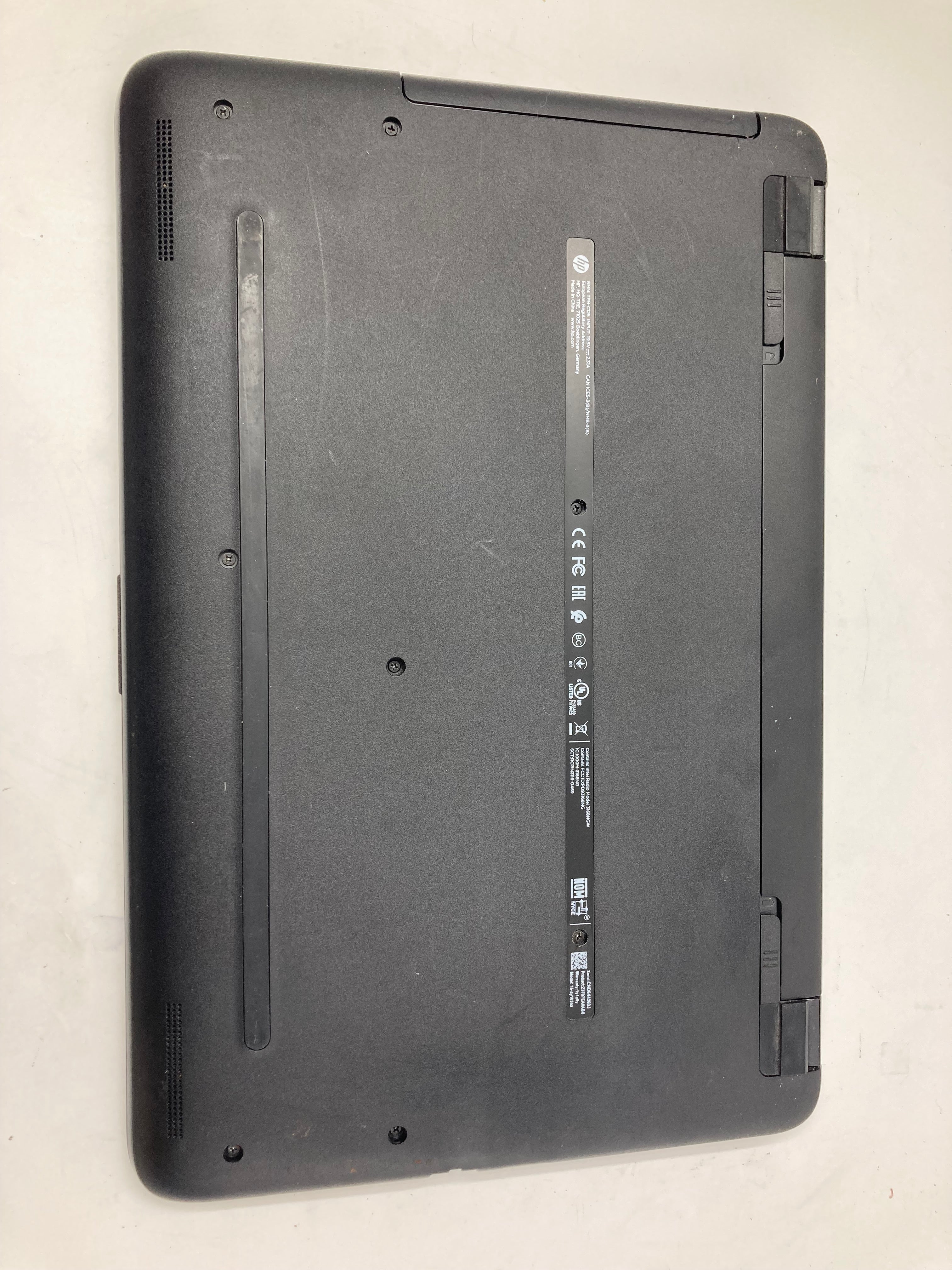 HP NoteBook 15-AY103NA i3 7th Gen 16GB RAM No SSD No OS *Spares*