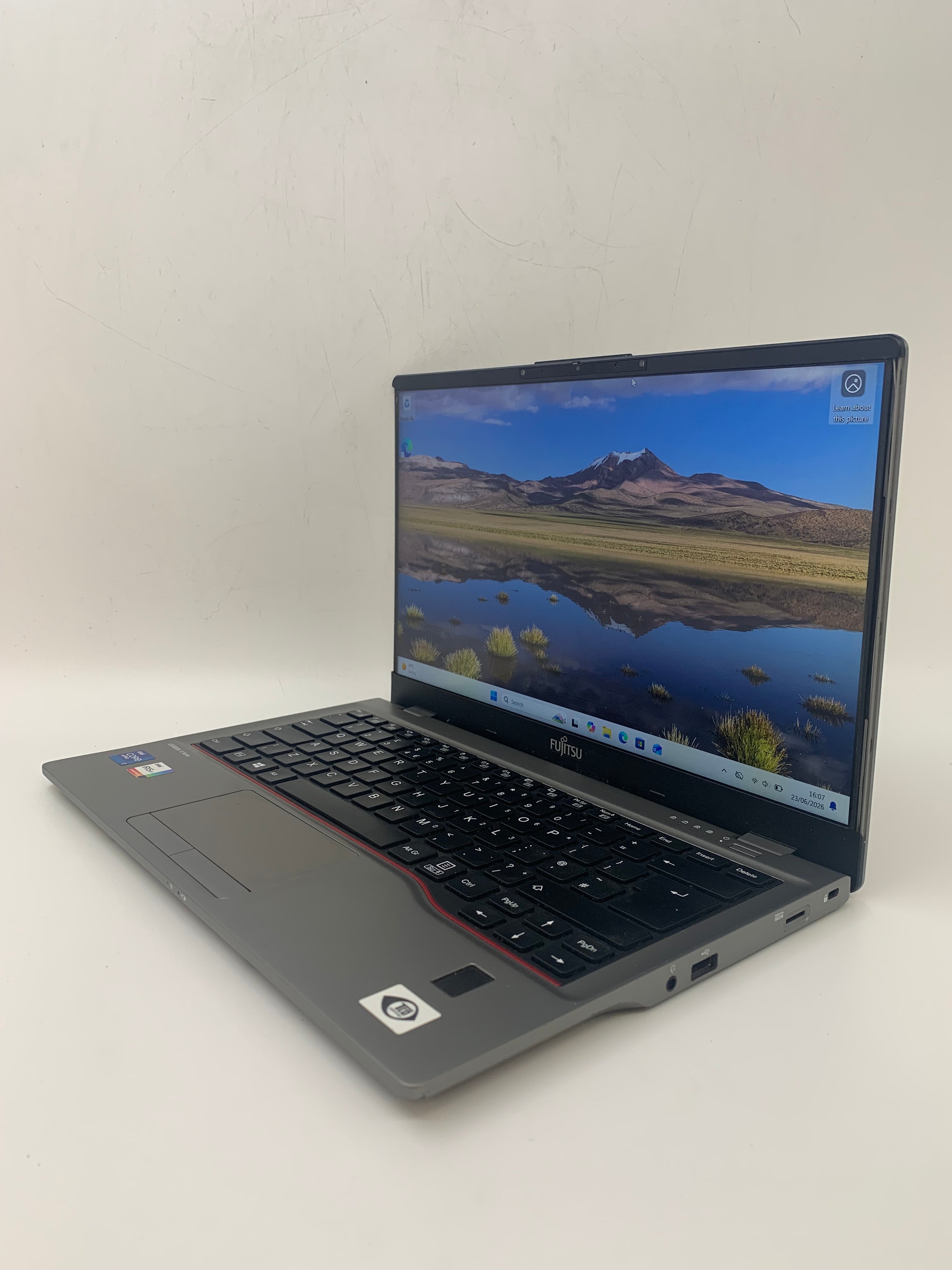 Fujitsu Lifebook U7411 Spares: 14" FHD, i7 11th Gen, 16GB RAM, 512GB SSD, W11 Pro