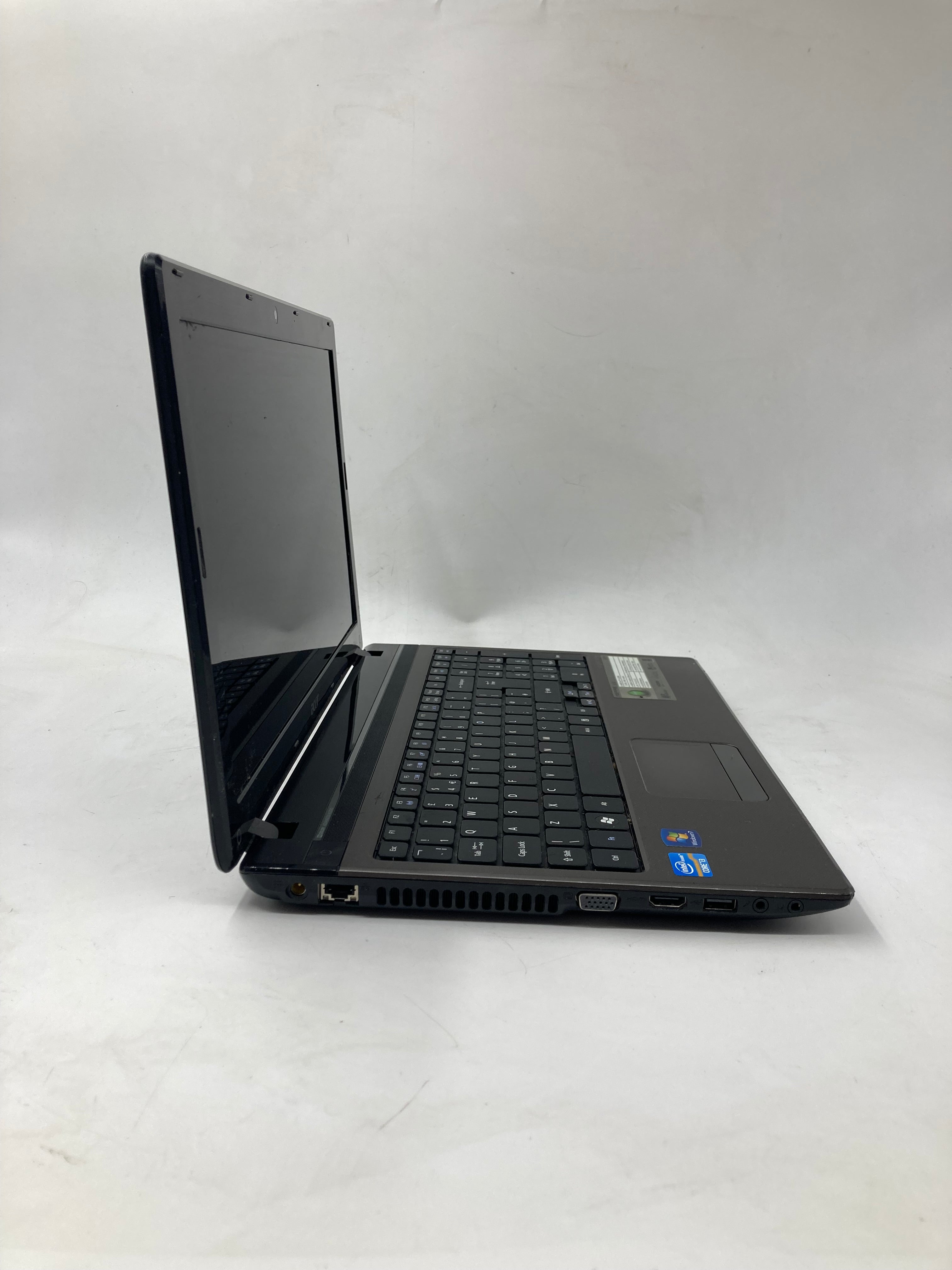 Acer Laptop P5WE0 15.6" Screen i3 2nd Gen No Ram No Storage No OS *Spares*