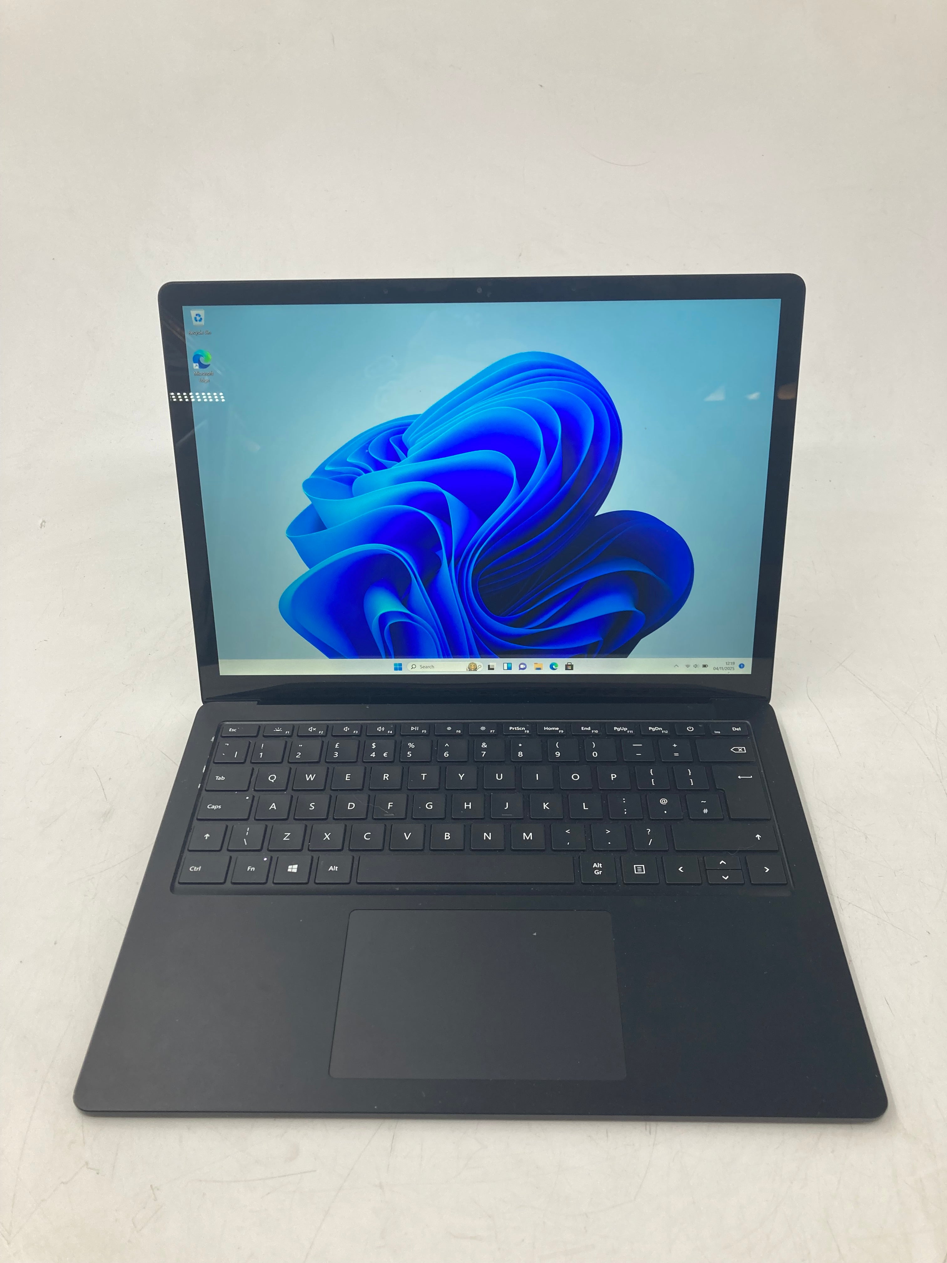 Microsoft Surface Laptop 3 13" Screen i3 10th Gen 8GB RAM 256GB SSD W11 *Spares*