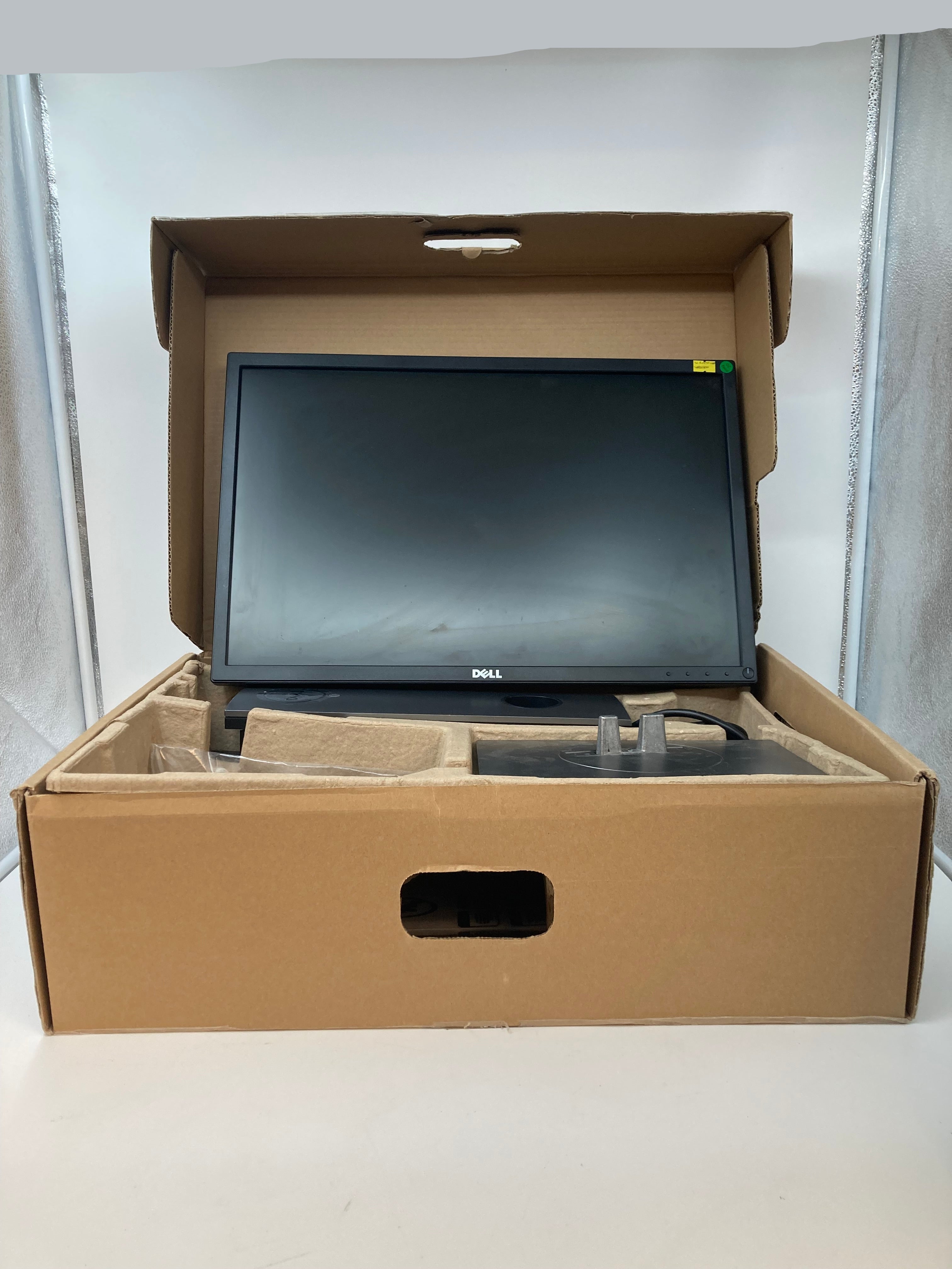 Dell P2217 LED Monitor, 22" Full HD 1680 x 1050 @ 60Hz Refresh Rate, TN, In Box