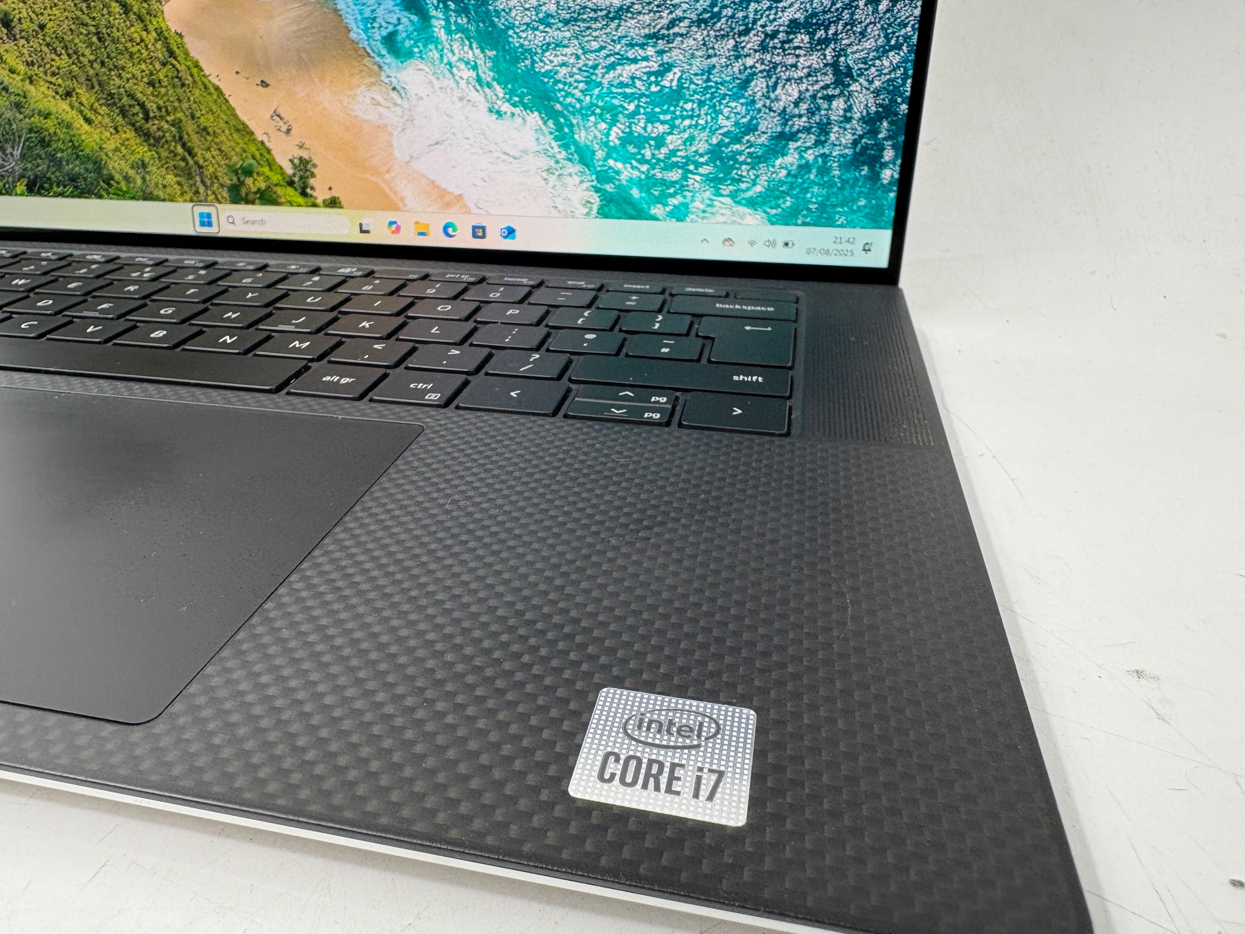 Refurbished Dell XPS 15 9500 15.6" Touch Screen (3840 x 2400) Intel Core i7-10750H 32GB RAM 1TB SSD Windows 11 Pro Laptop