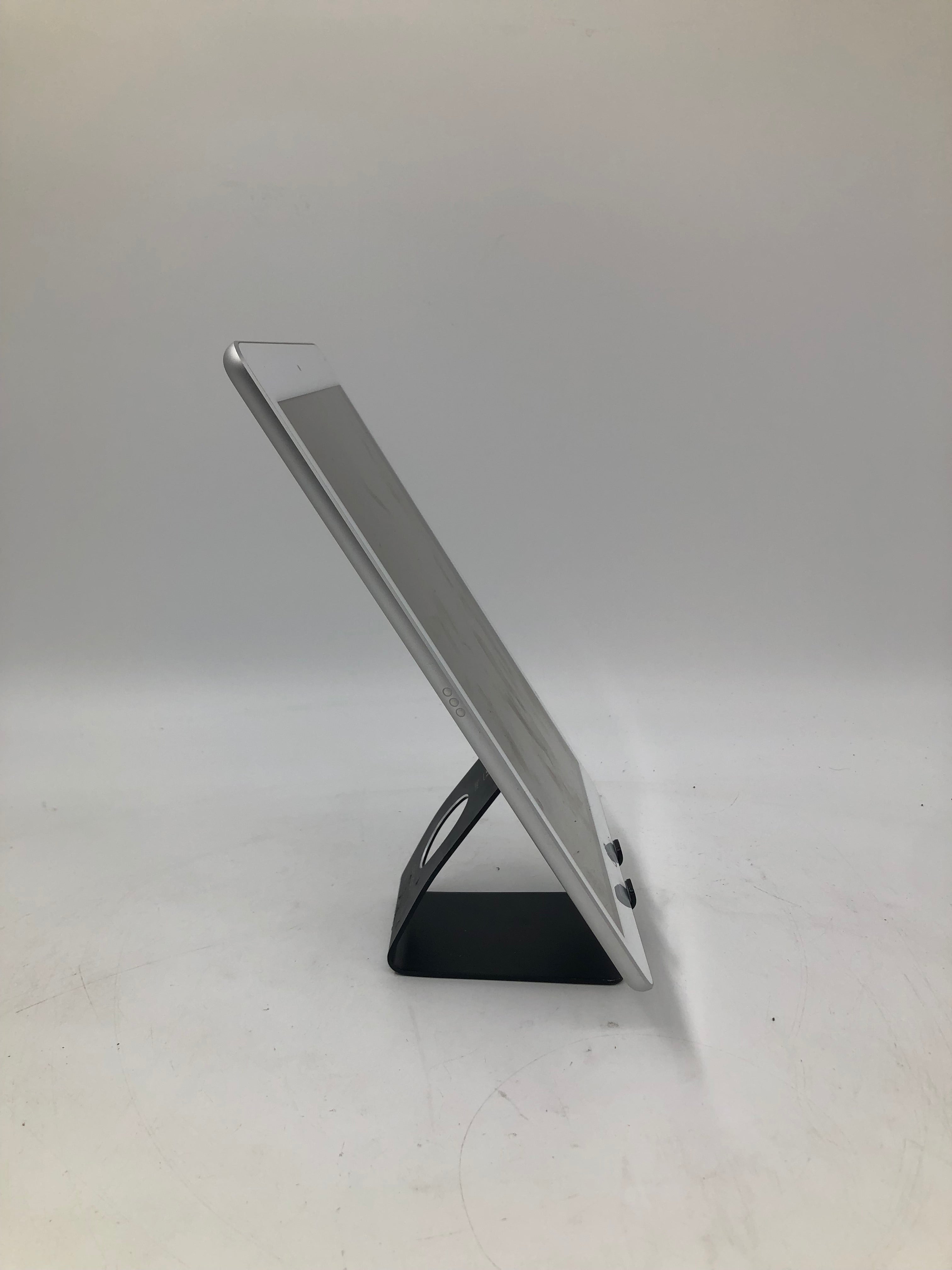 Apple iPad 7th Generation 2019 10.2" Screen 128GB Storage Silver Wi-Fi Only