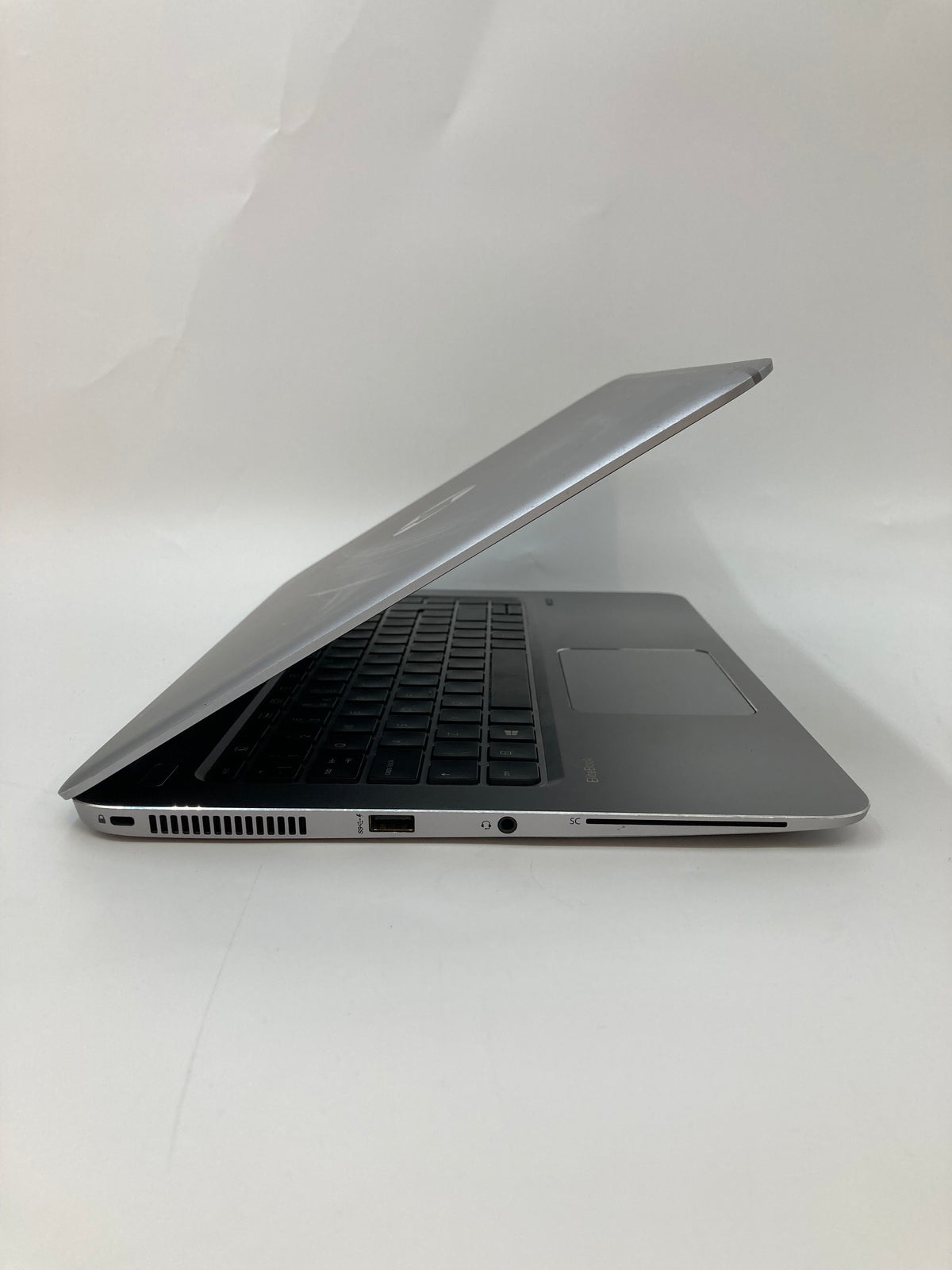 HP EliteBook Folio 1040 G3 | 14" QHD | i5 6th Gen | 8GB RAM | 256GB SSD | W11 Pro