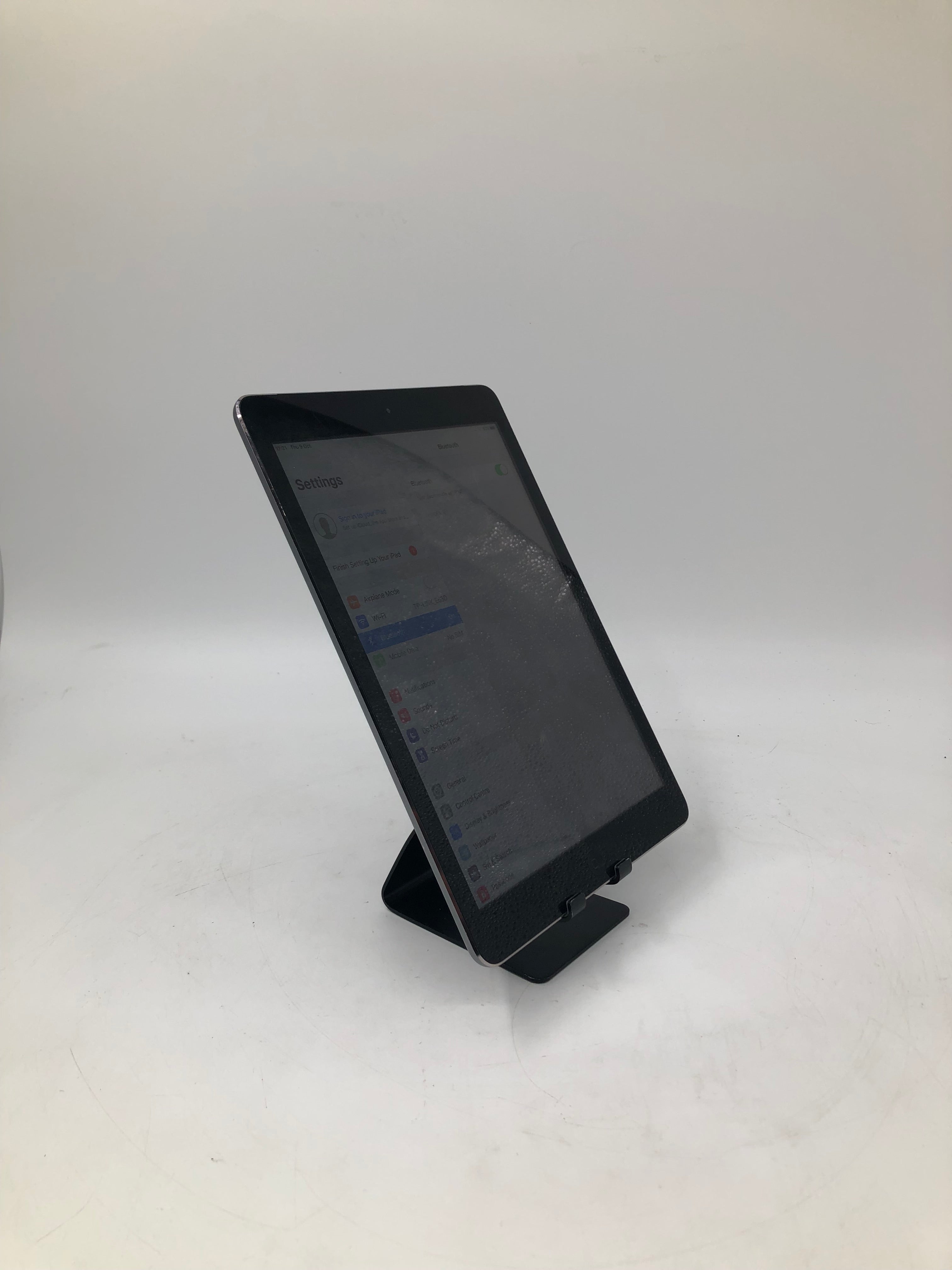 Apple iPad Air 2013 9.7" Screen 32GB Storage Silver