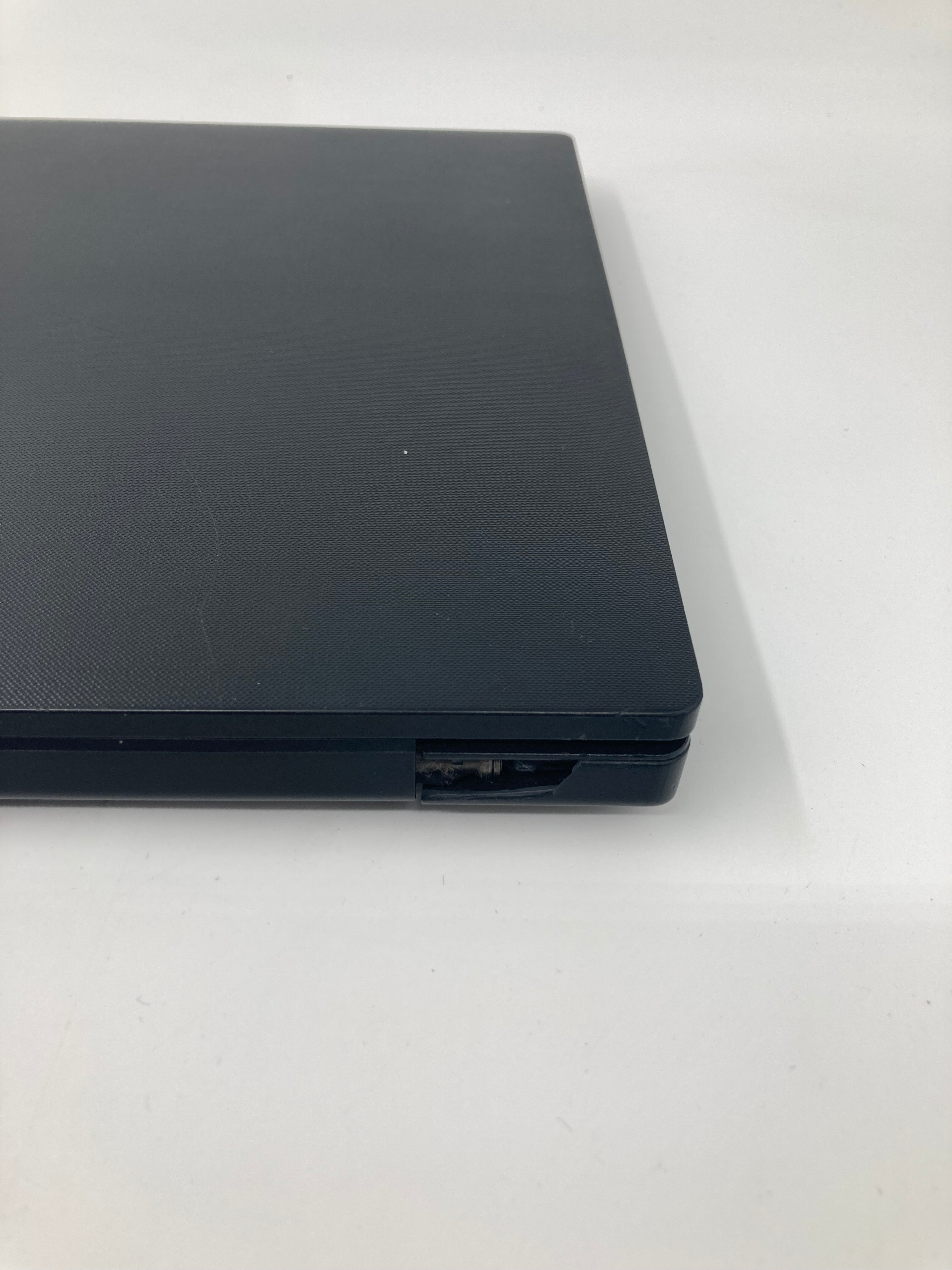Lenovo V145 15.6 " Screen AMD A9-9225 8GB RAM No SSD No OS