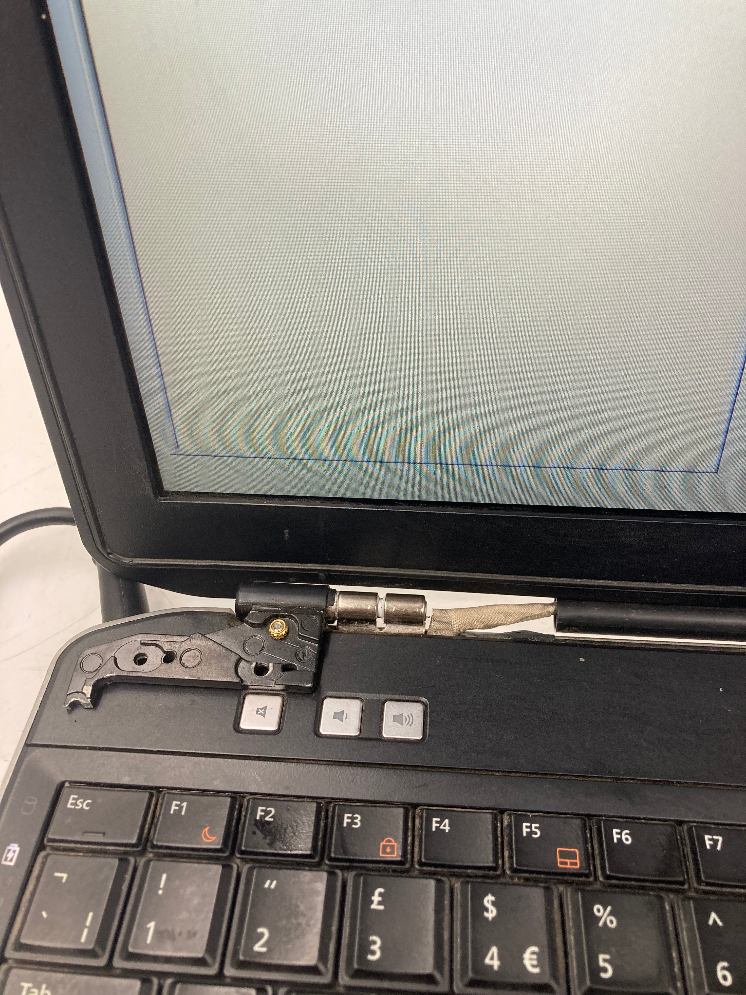 Dell E5530 15.6" Screen i3 2nd Gen 4GB RAM No SSD No OS