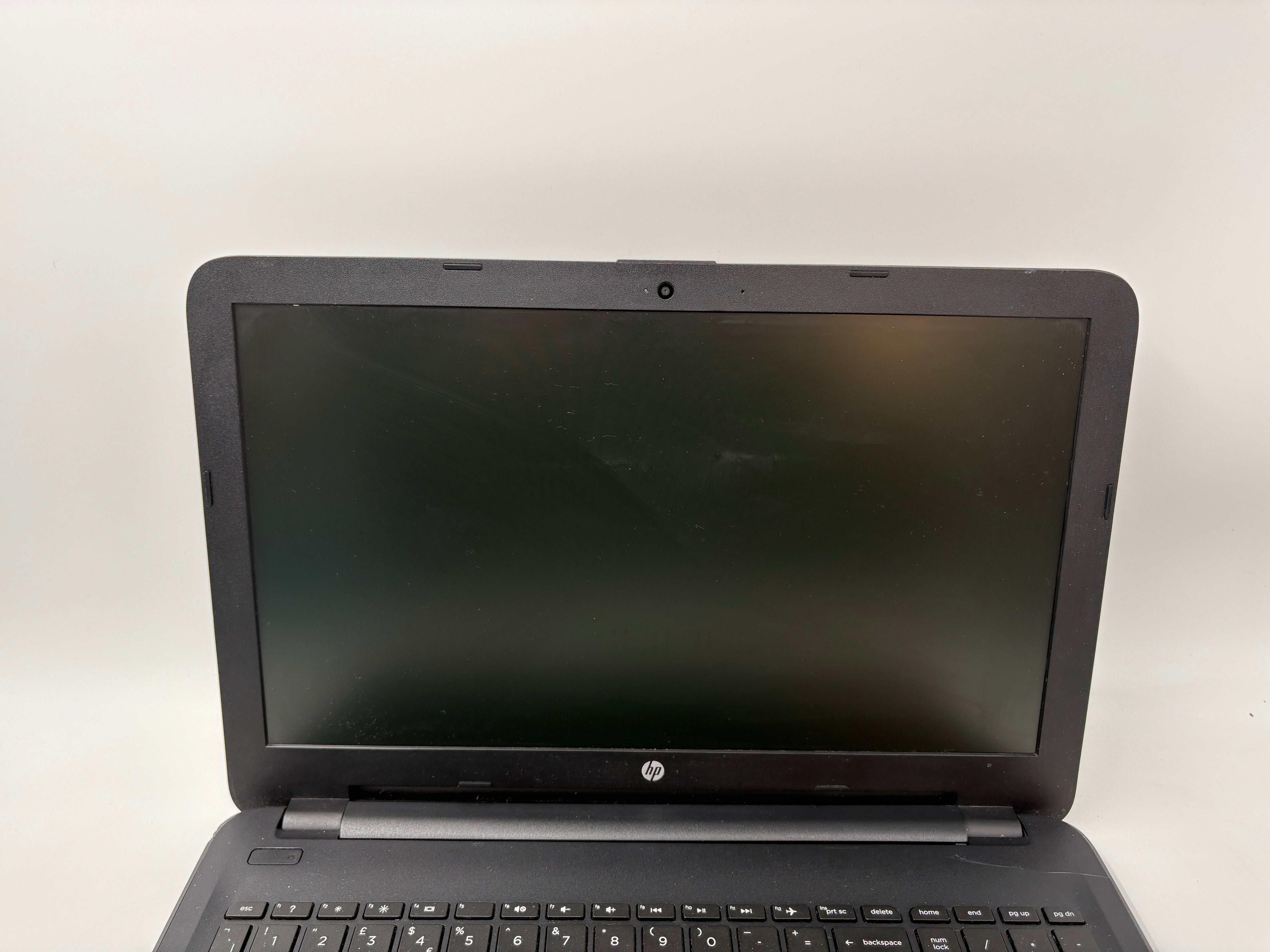 HP Laptop 250 G5 15.6" Screen Pentium N3710 4GB RAM NO SSD NO OS