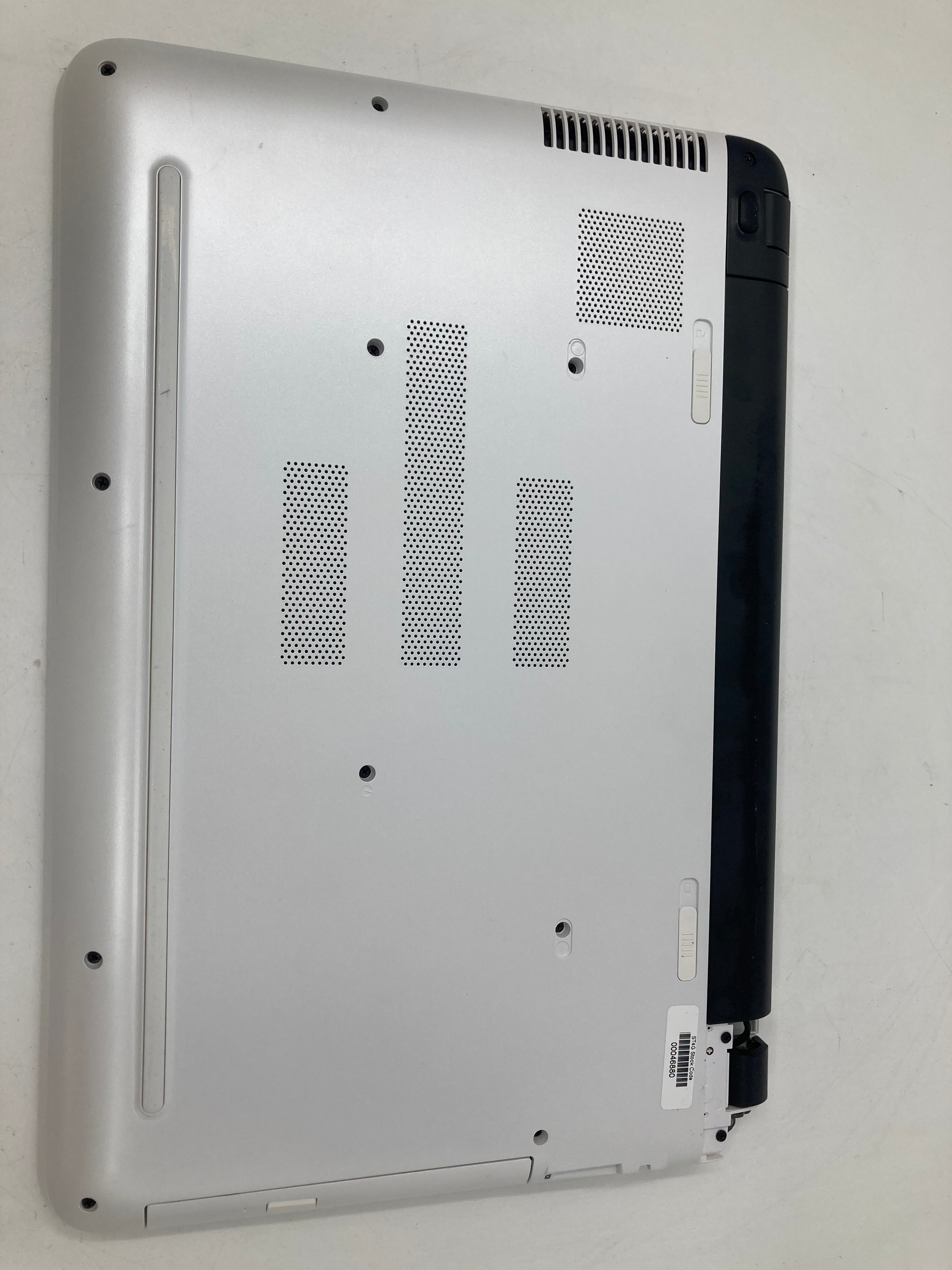 HP Pavilion 15" Screen i3 5th Gen 8GB RAM No SSD No OS