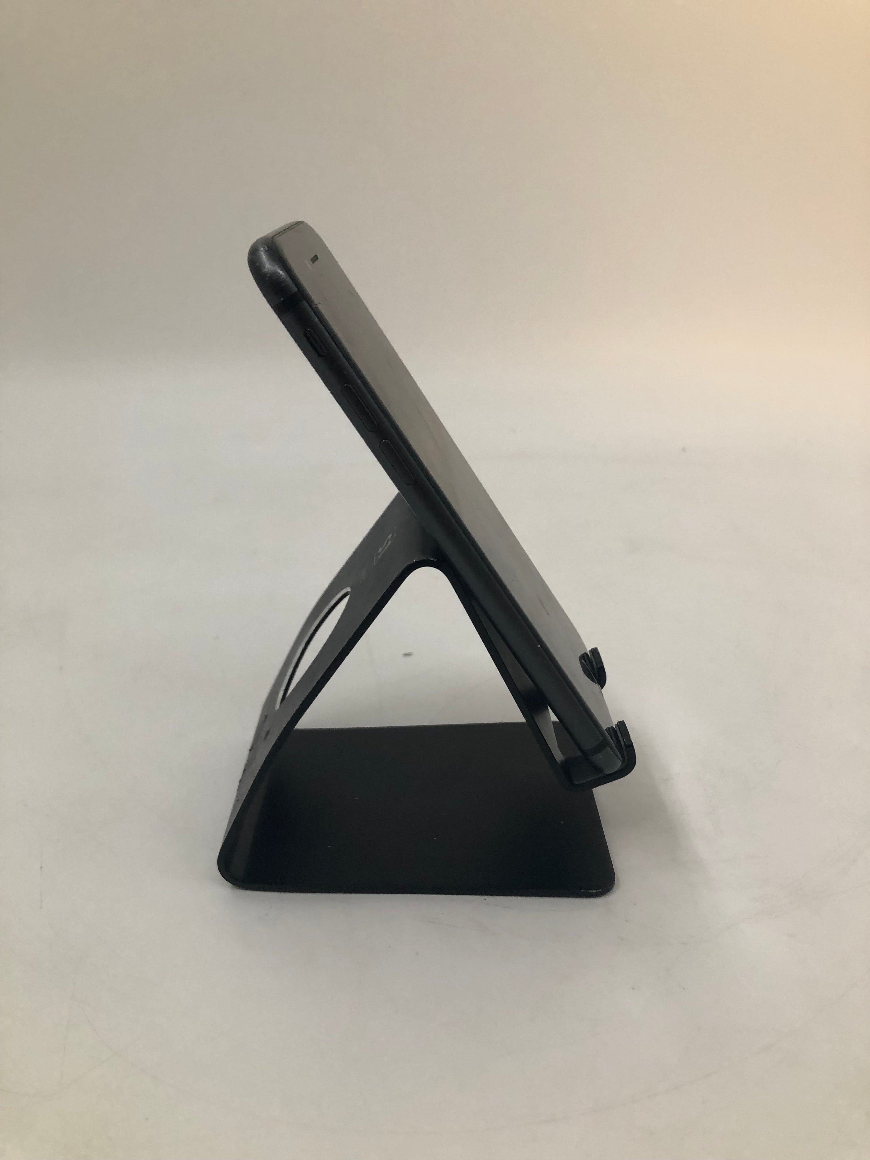 Apple iPhone 8 4.7" Screen 2017 64GB Storage Black *Spares*