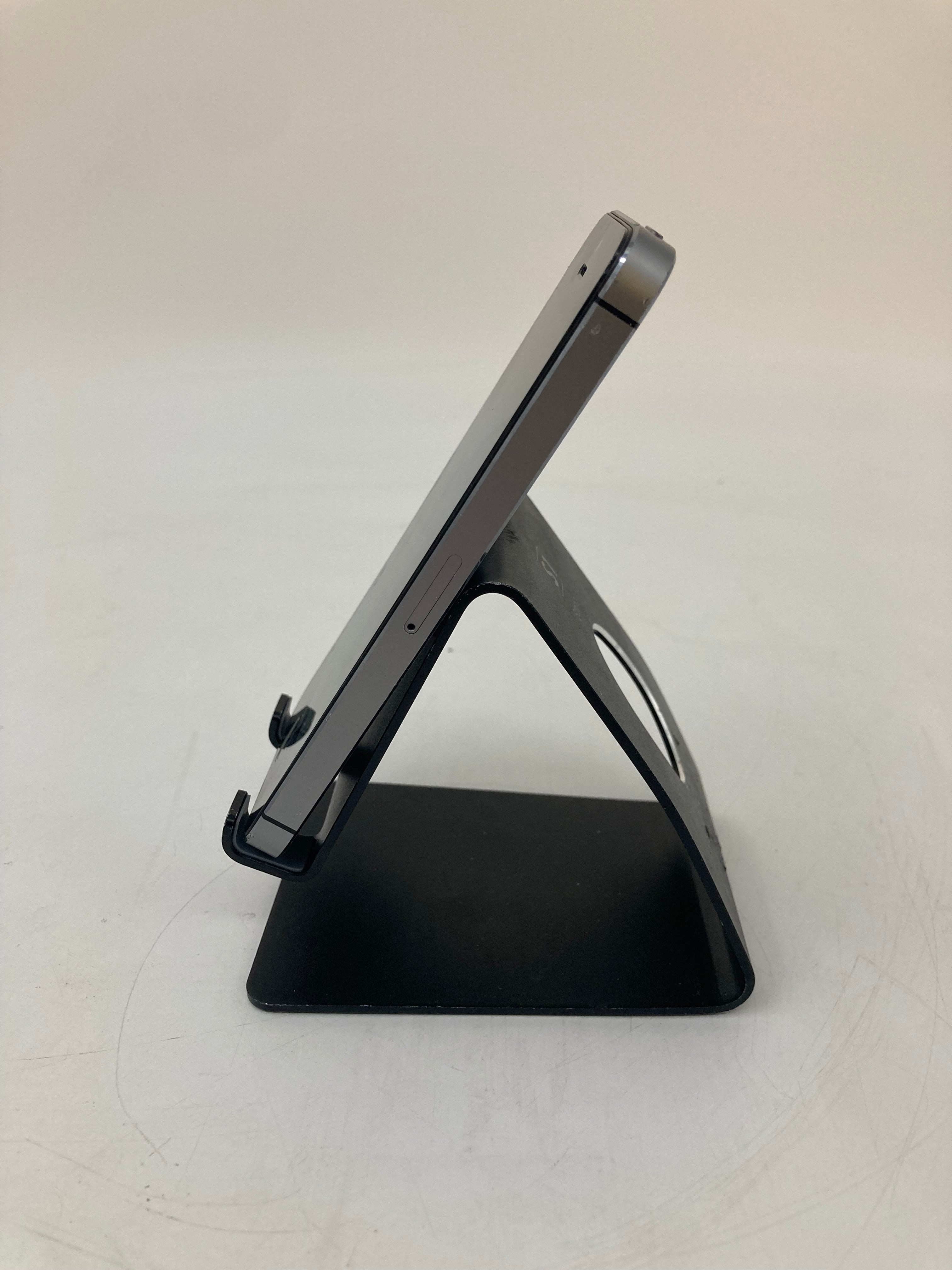 Apple iPhone 5s 2013 5" Screen 16GB Storage Silver/Black