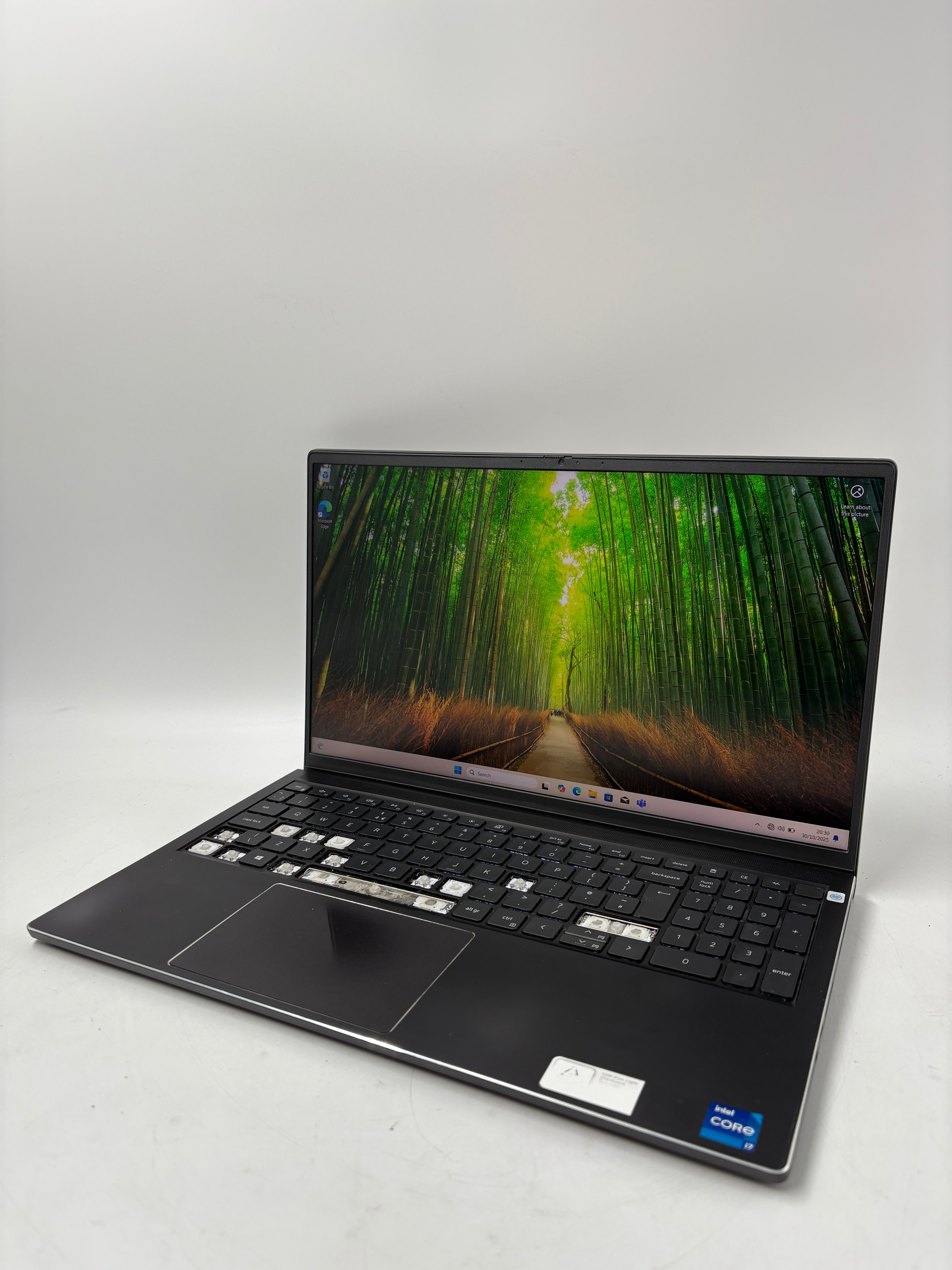 Dell Vostro 7510 15.6" Screen i7 11th Gen 16GB RAM 1TB SSD RTX 3050 W11