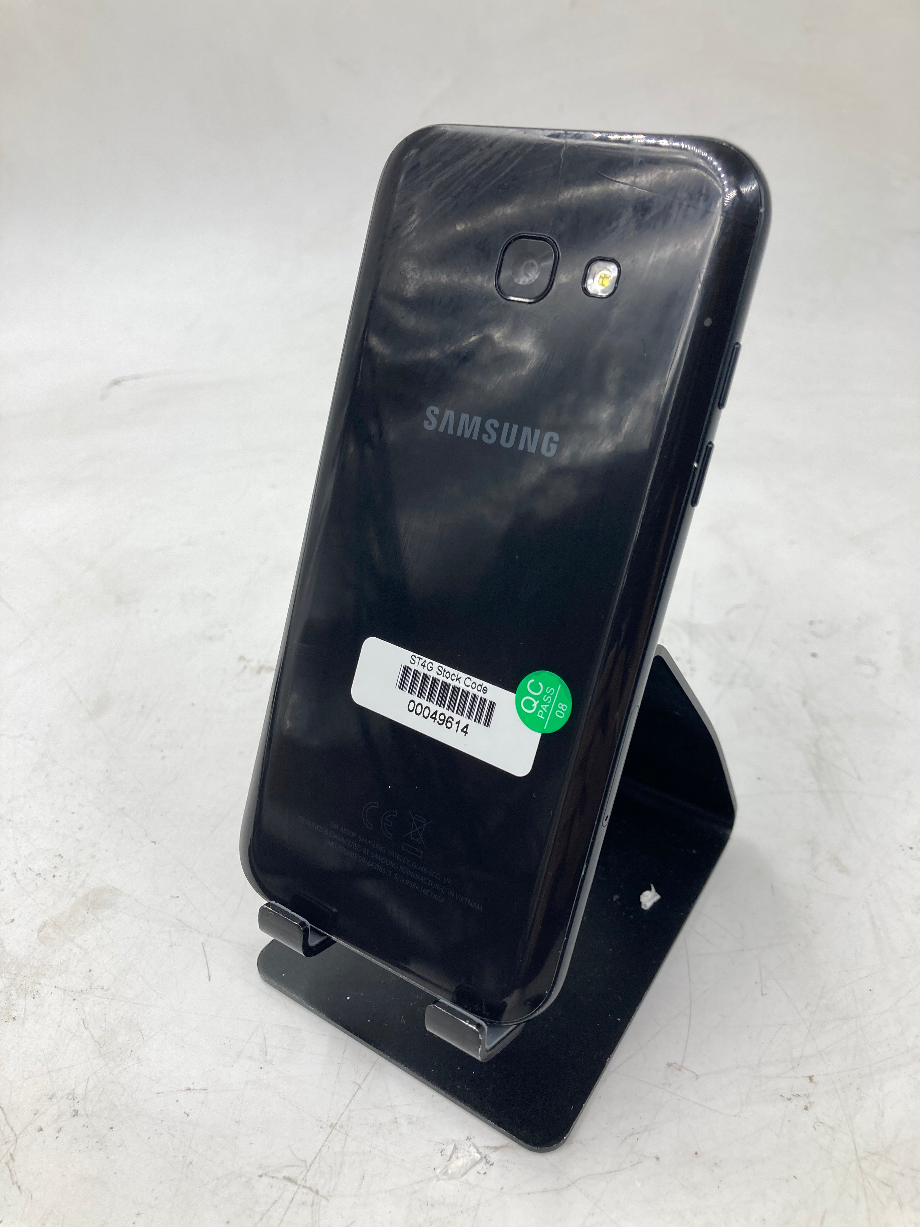 Samsung Galaxy A520 32GB Black - Unlocked Lot Of 6