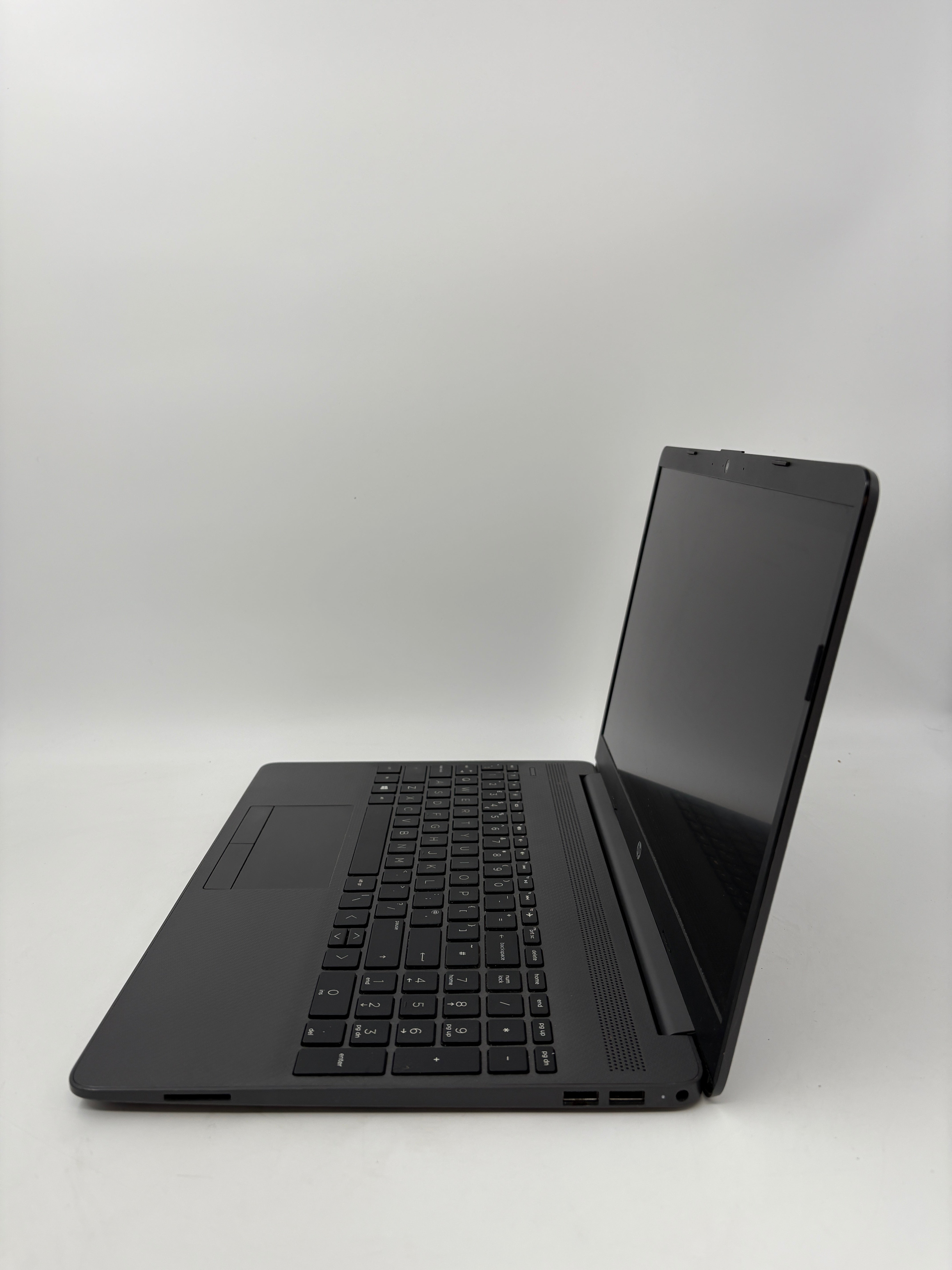 HP Laptop 255 G8 15.6" Screen AMD Ryzen 5 3500U 8GB RAM NO SSD NO OS