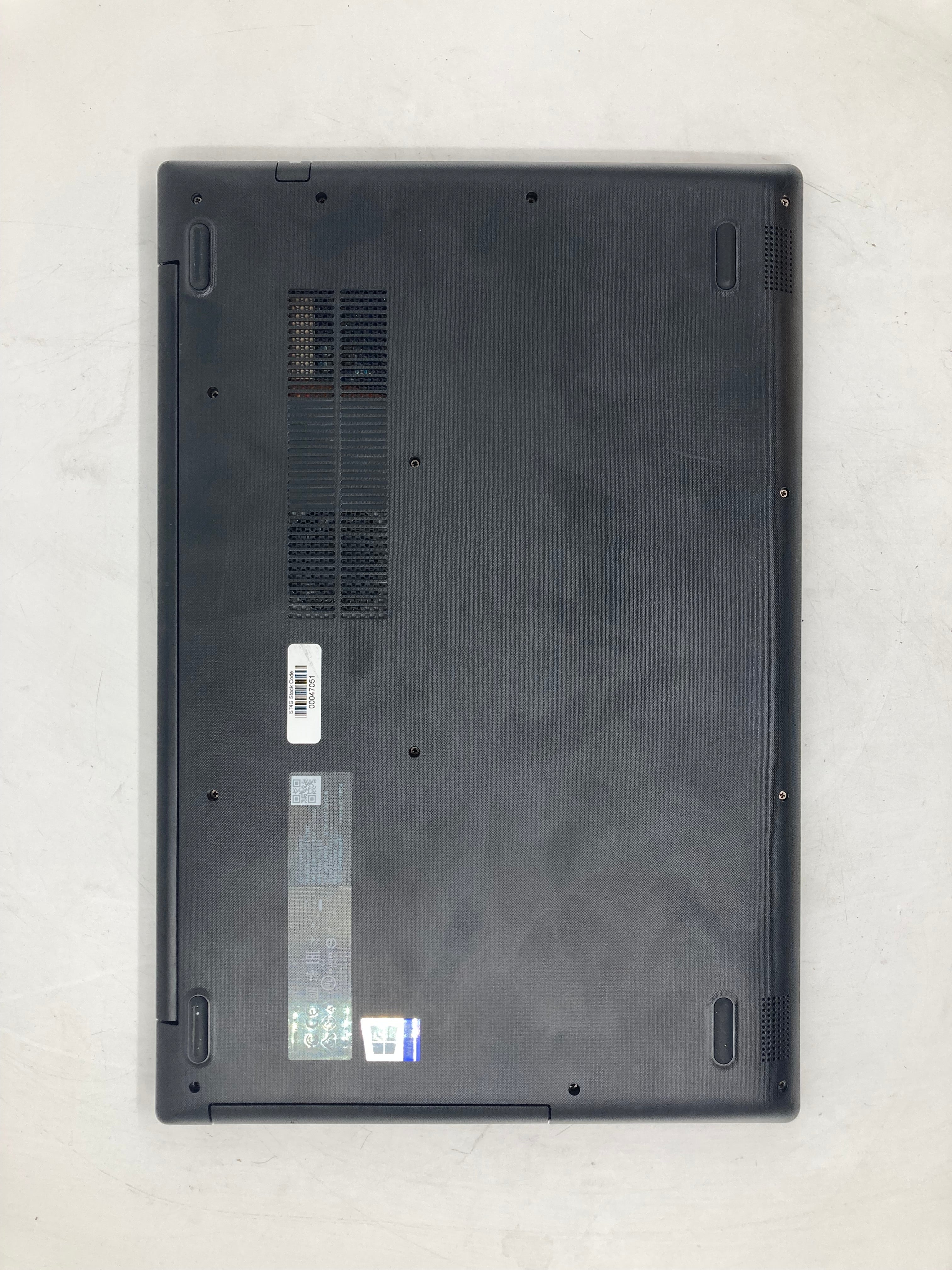 Lenovo V145-15AST AMD A9 9425 15" Screen 8GB RAM No SSD Spares