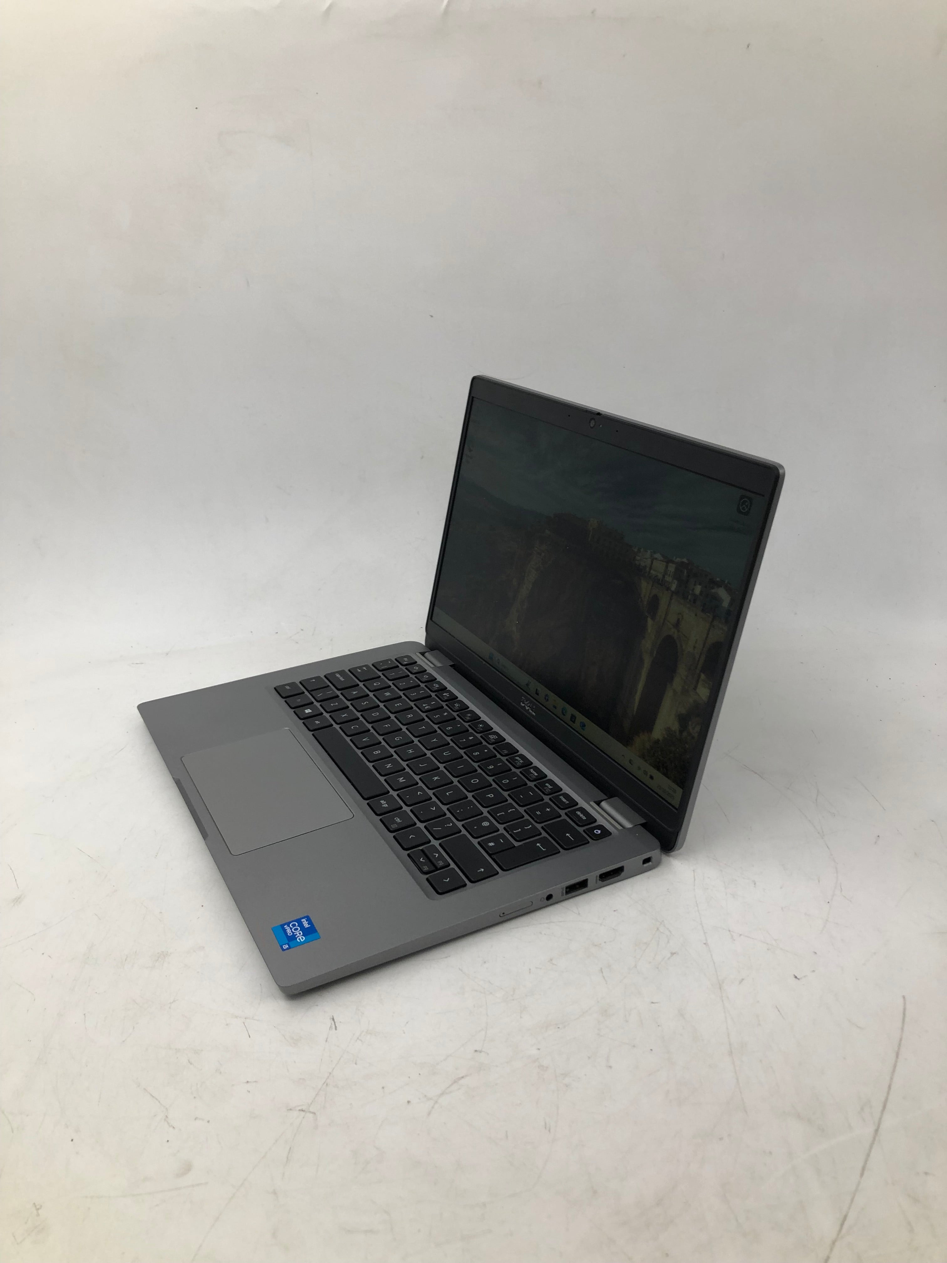 Dell Latitude 5320 13" Screen i5 11th Gen 8GB RAM 256GB SSD W11