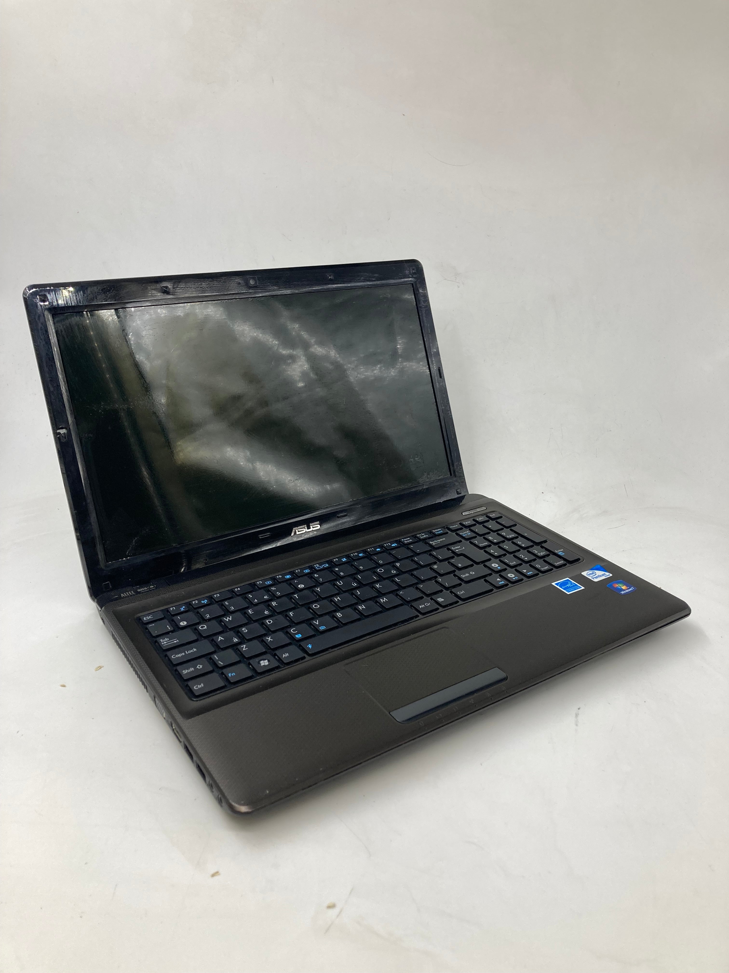 Asus Laptop K52F 15" Screen Intel Pentium P6200 4GB Ram No Storage No OS