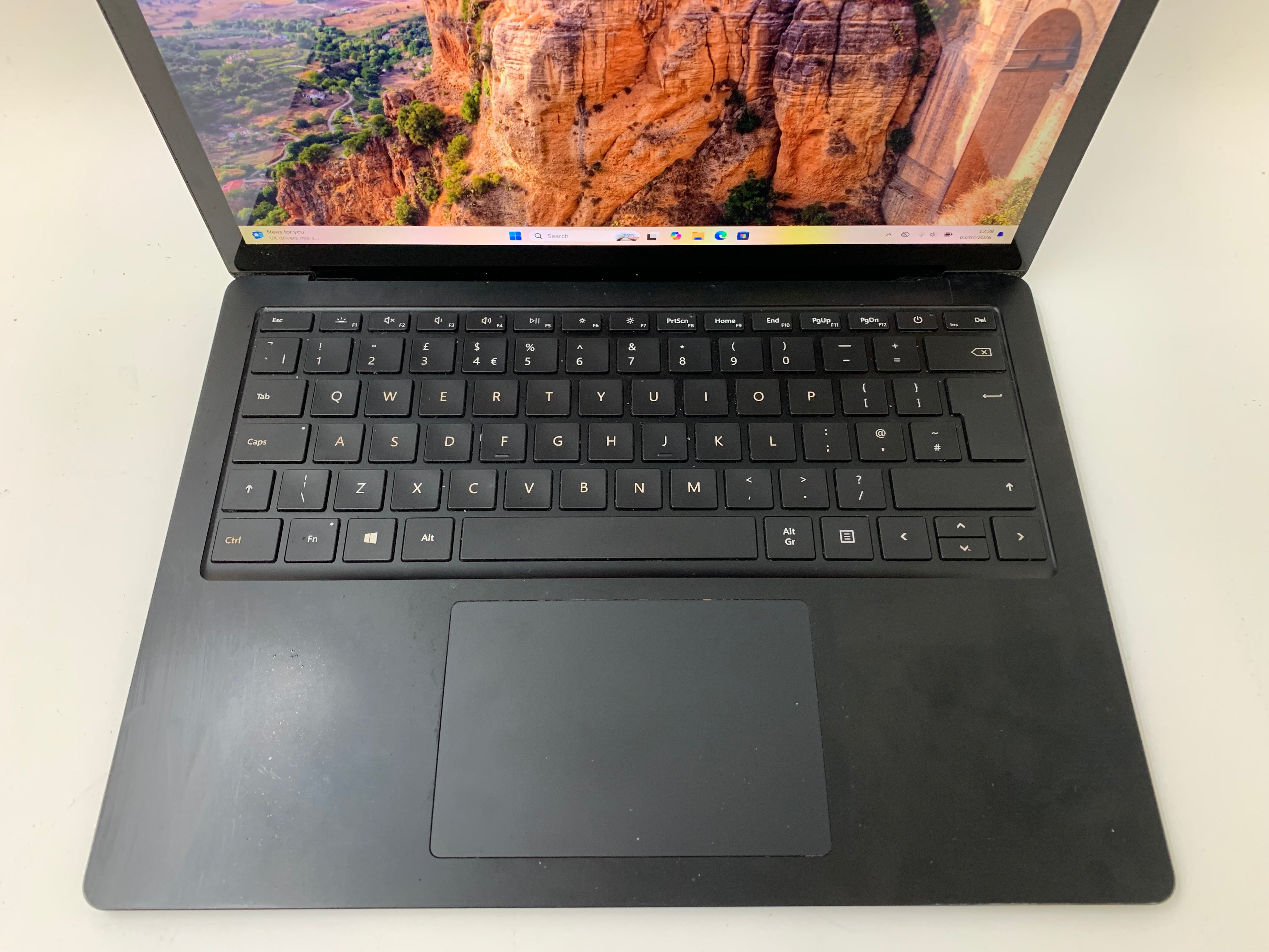Microsoft Surface Laptop 3 Spares: 13.5" PixelSense Touchscreen, i7 10th Gen, 16GB RAM, 512GB SSD, W11 Pro