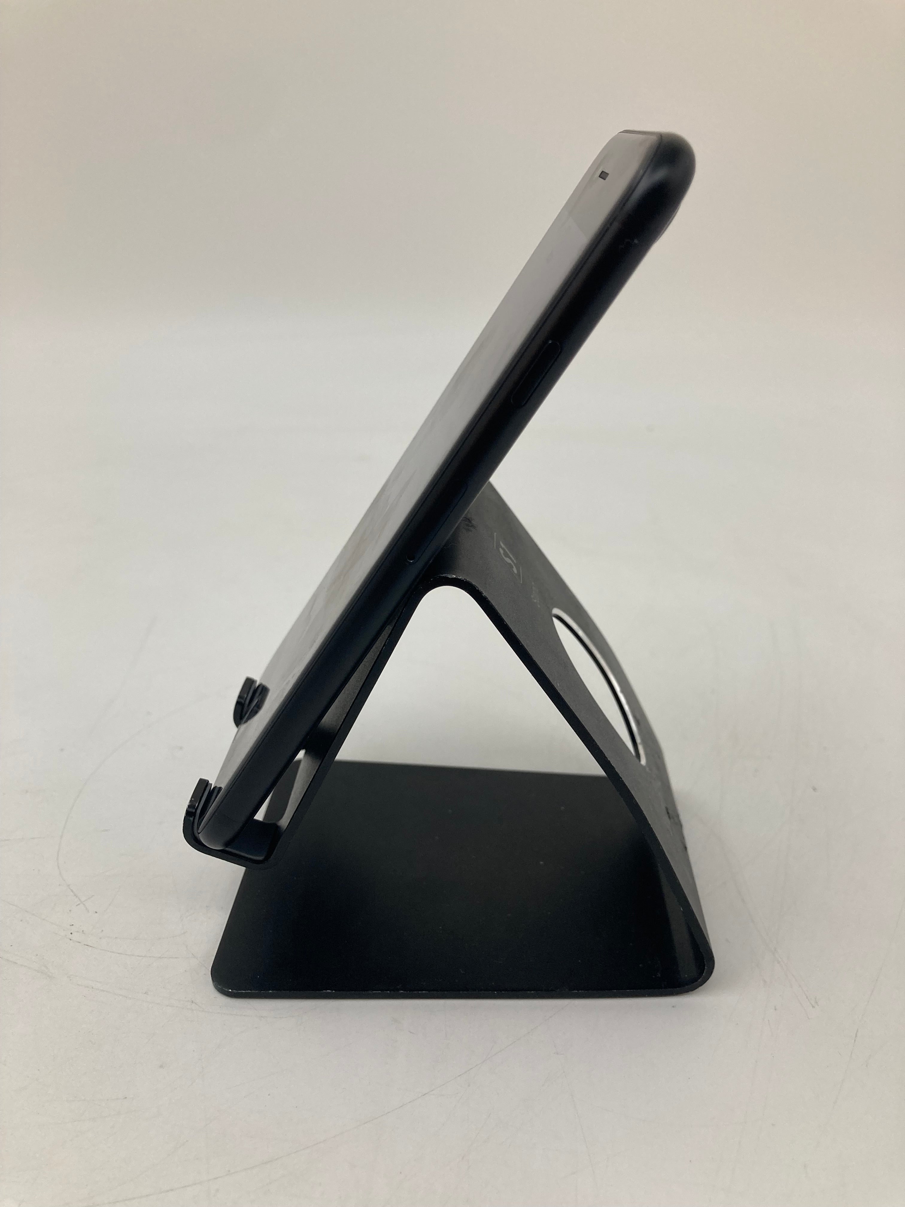 Apple iPhone SE 2nd Gen 2020 5" Screen 64GB Storage Black Unlocked 96%