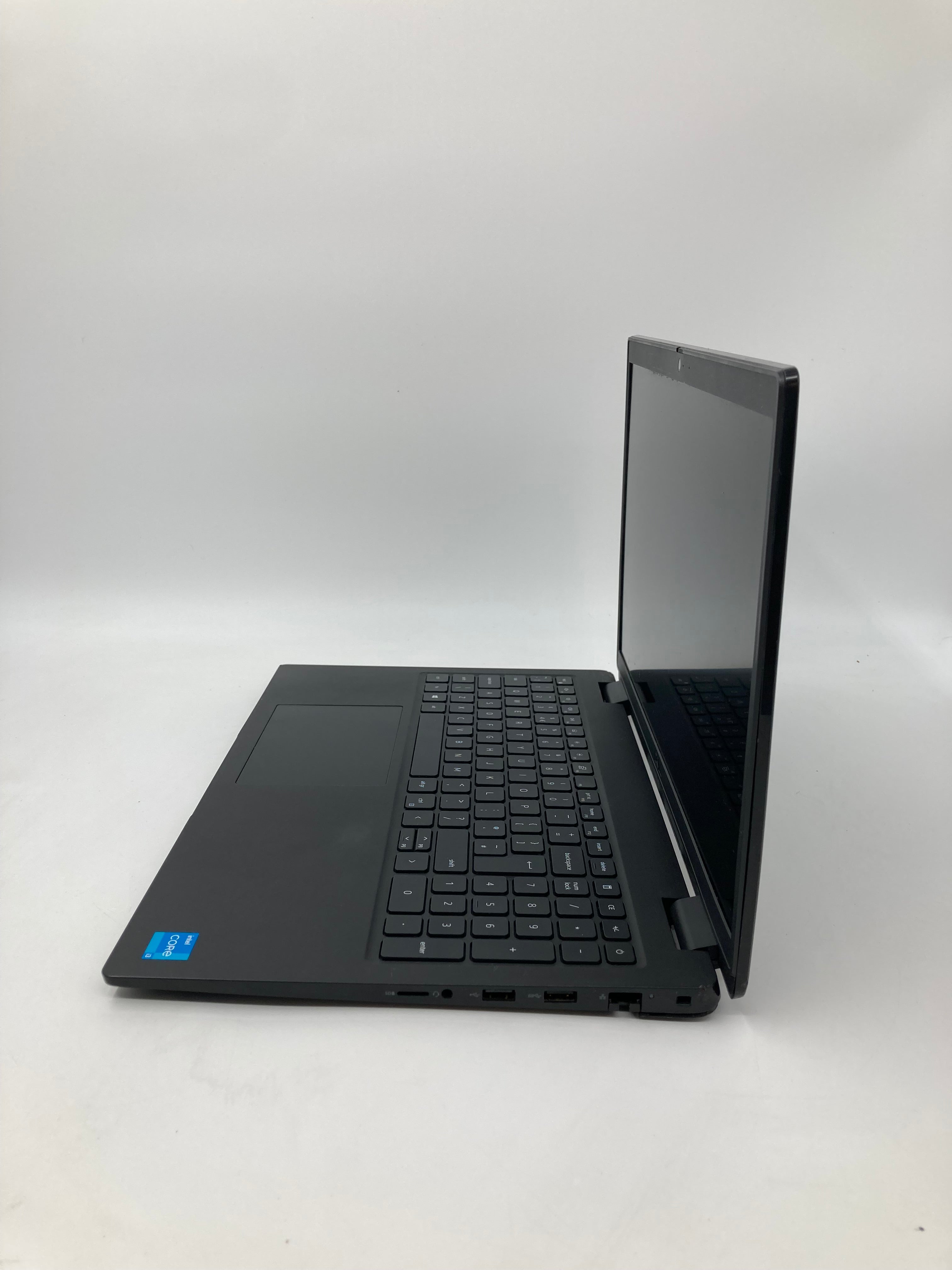Dell Latitude 3520 15.6" Screen i3 11th Gen 8GB RAM No SSD No OS