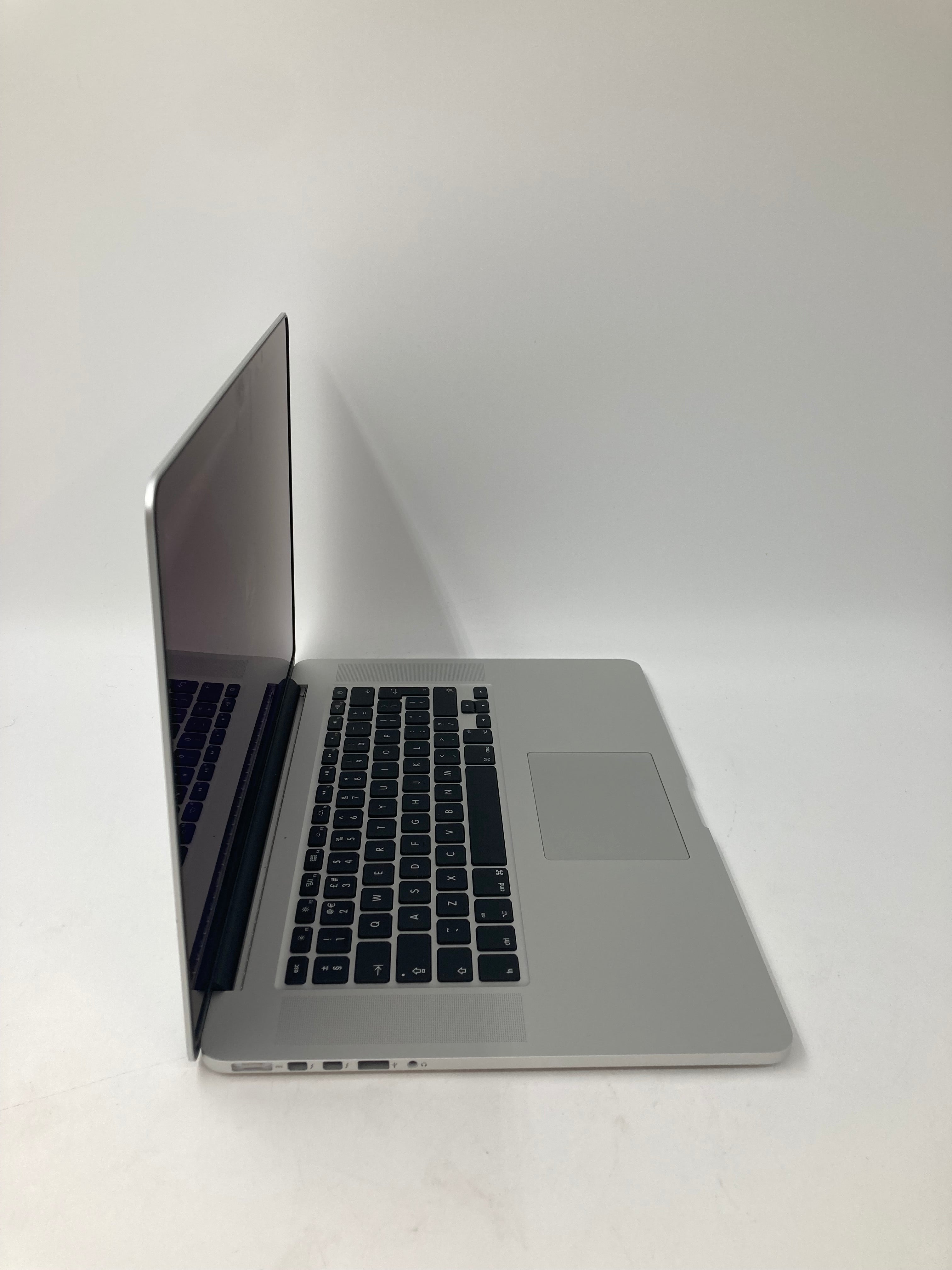Apple MacBook Pro M2015 15"Screen i7-4770HQ 16GB RAM 256GB SSD OS