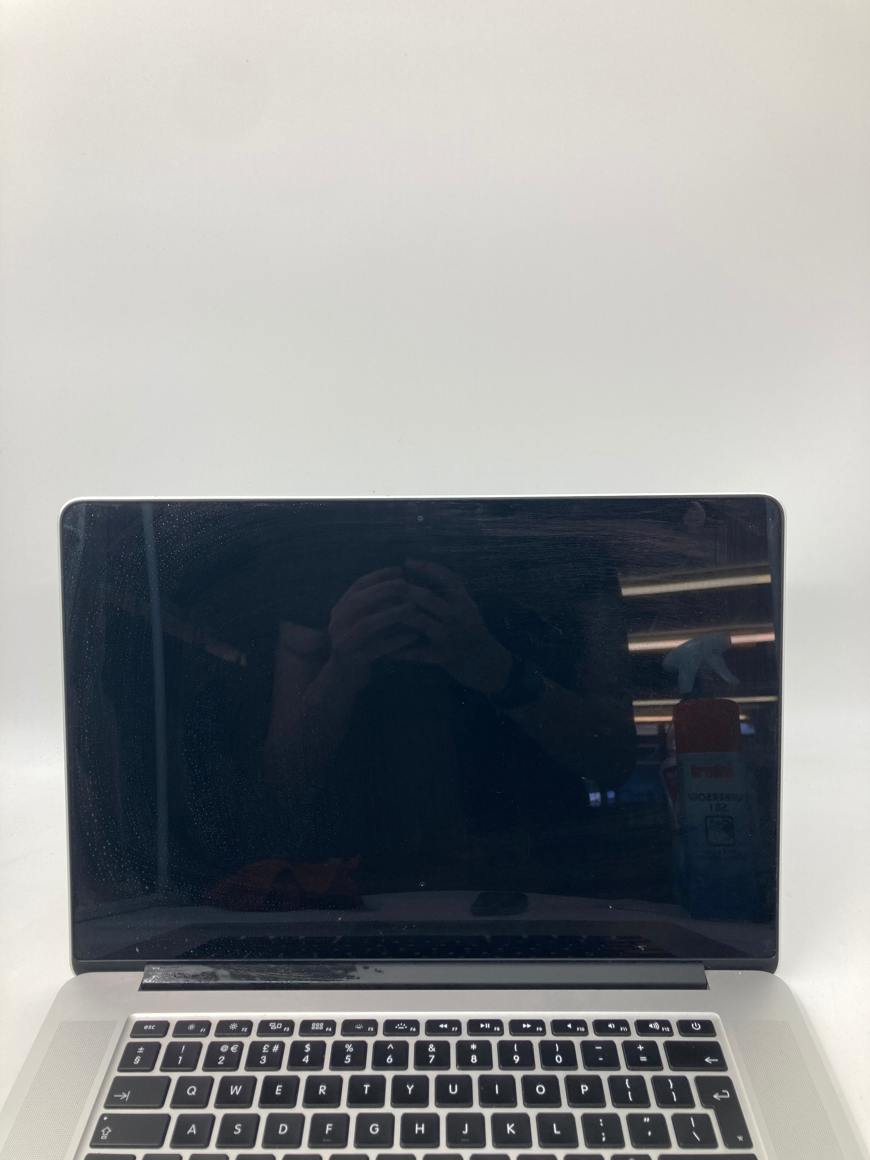 Apple MacBook Pro 2015 15" Screen i7 4th Gen No RAM No SSD No OS *Spares*