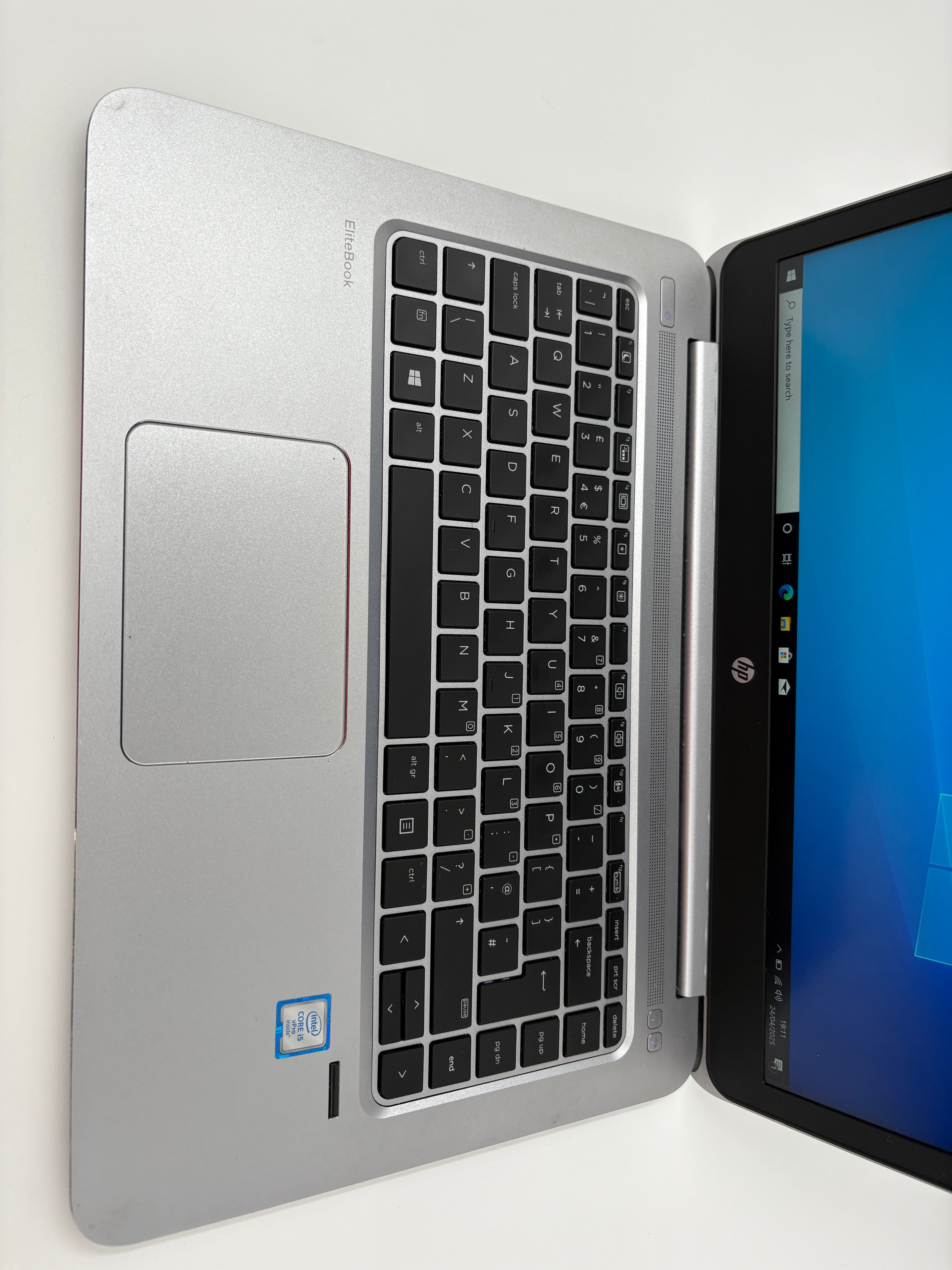 HP Laptop EliteBook Folio 1040 G4 14" i5 6th Gen 8GB RAM 128GB SSD W10