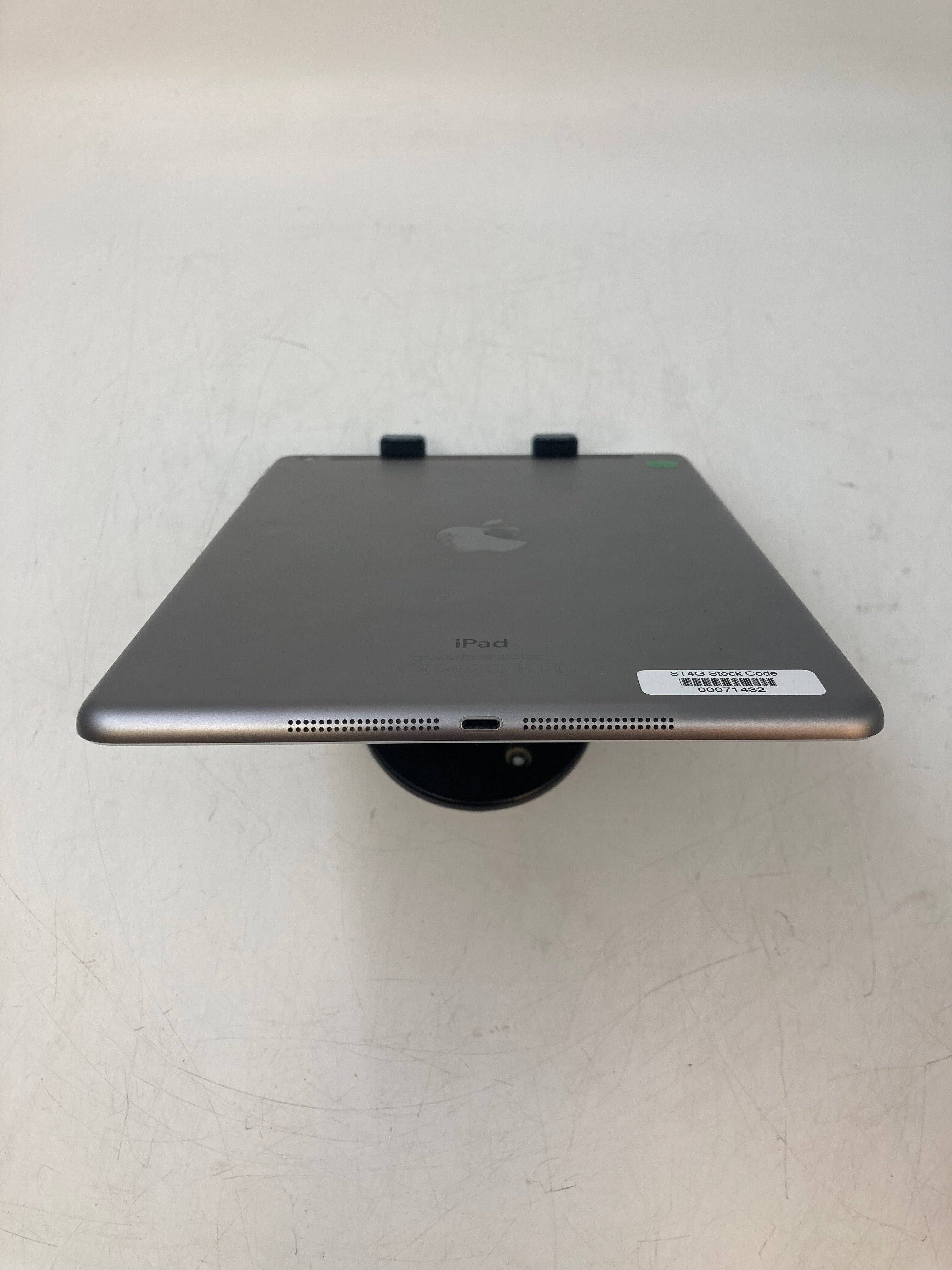 Apple iPad Air | 9.7" | 2013 | 16GB Storage | iOS Tablet