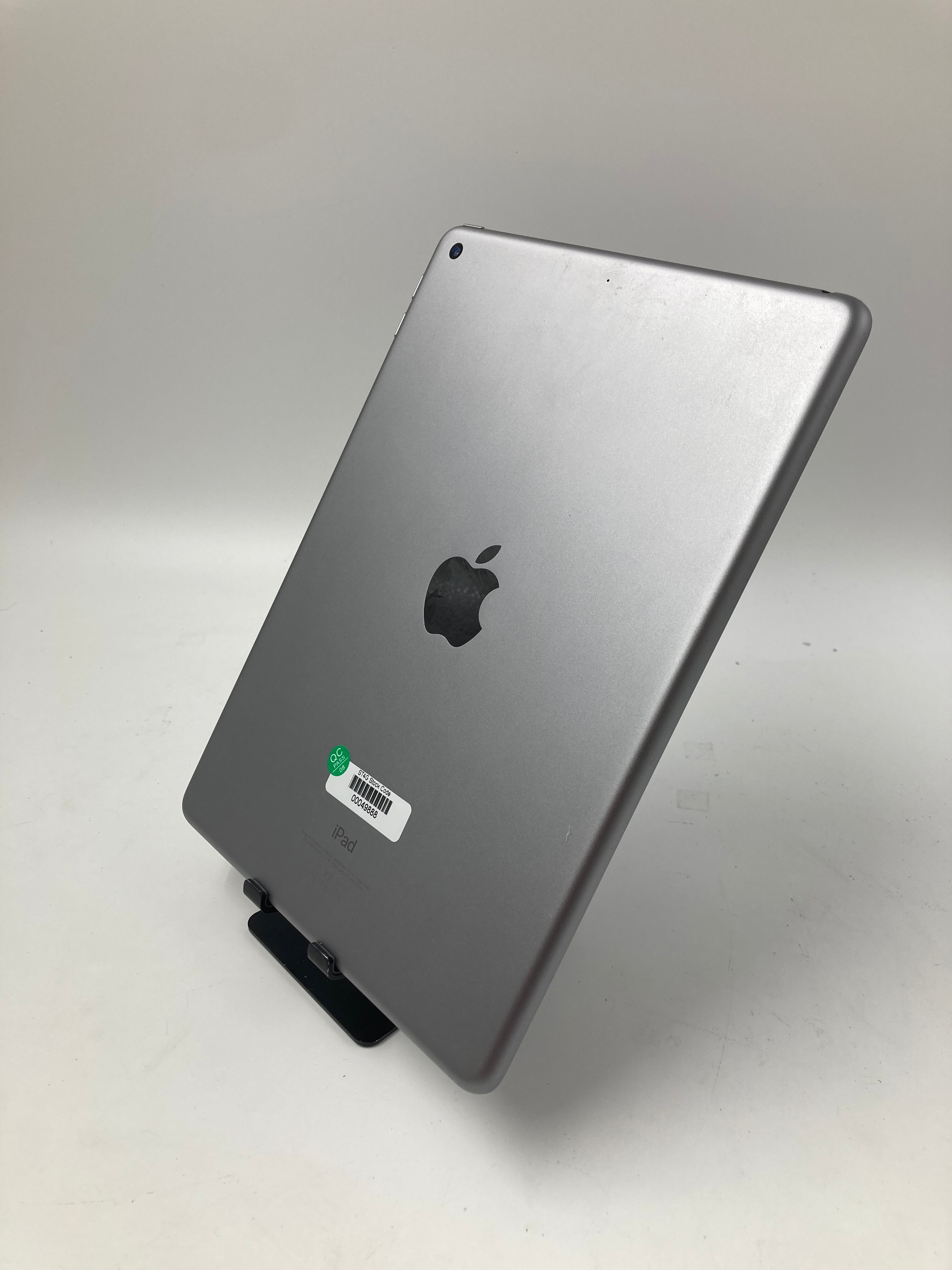 Apple iPad Mini 5th Gen 16GB 32GB 64GB Silver Black Lot of 3 - Unlocked