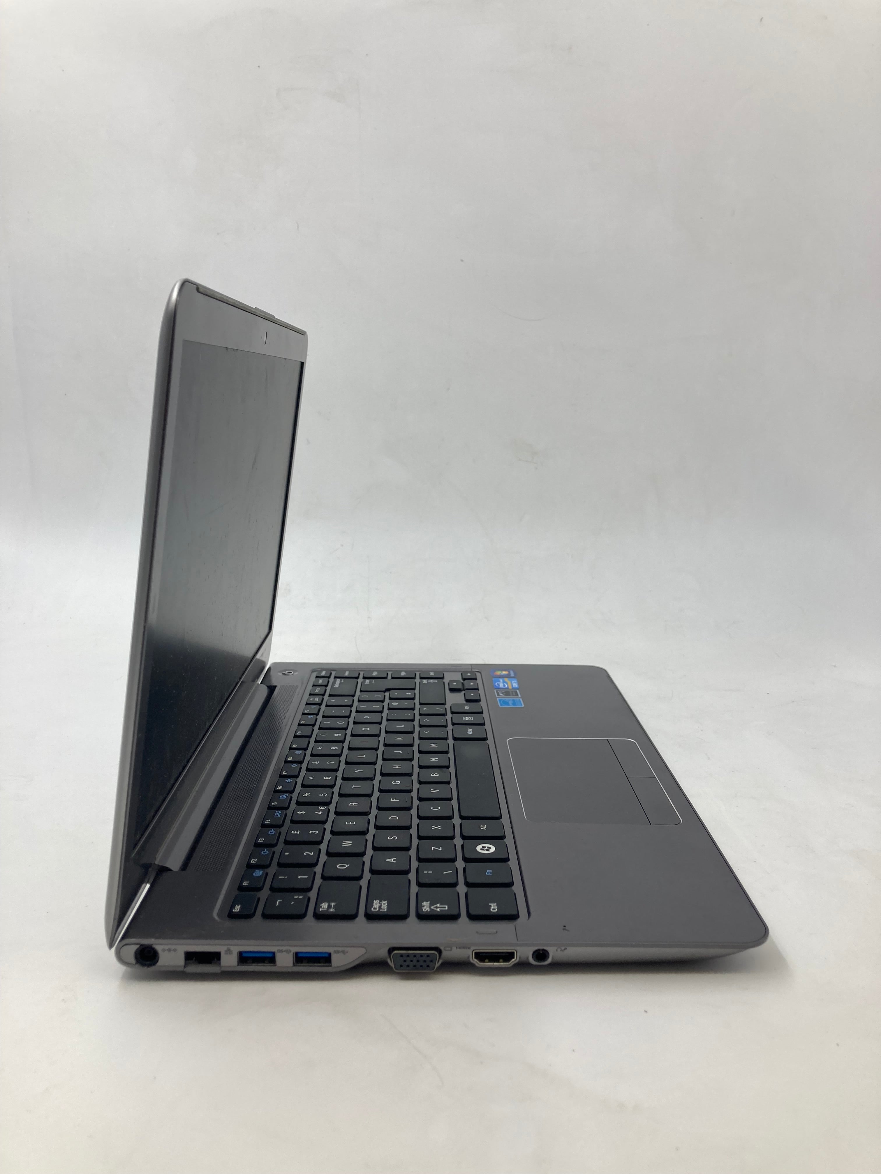 Samsung Laptop 530U 13" i5 3rd Gen No RAM No HDD *Spares*
