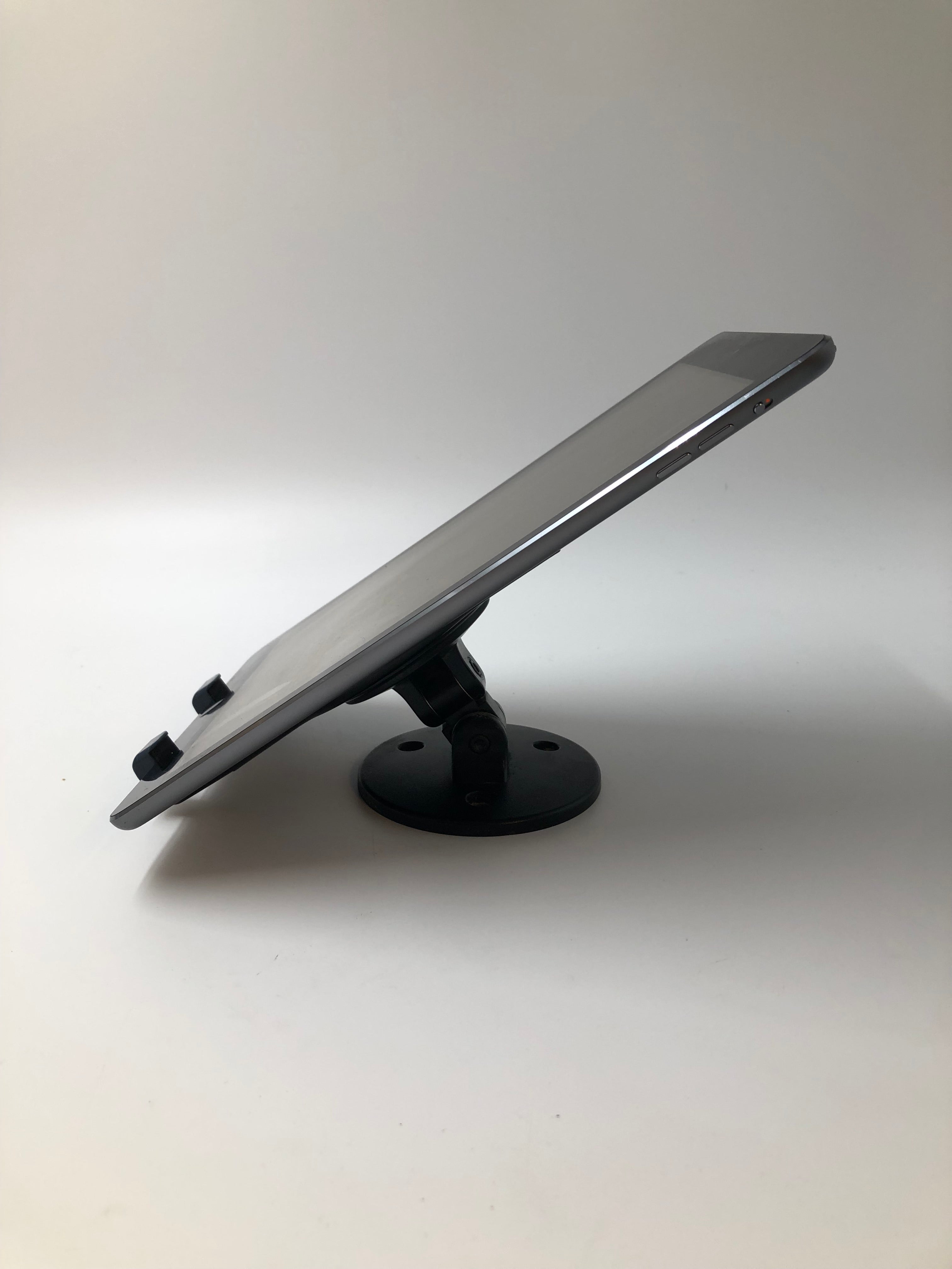 Refurbished Apple iPad Air (2013) 9.7" side view