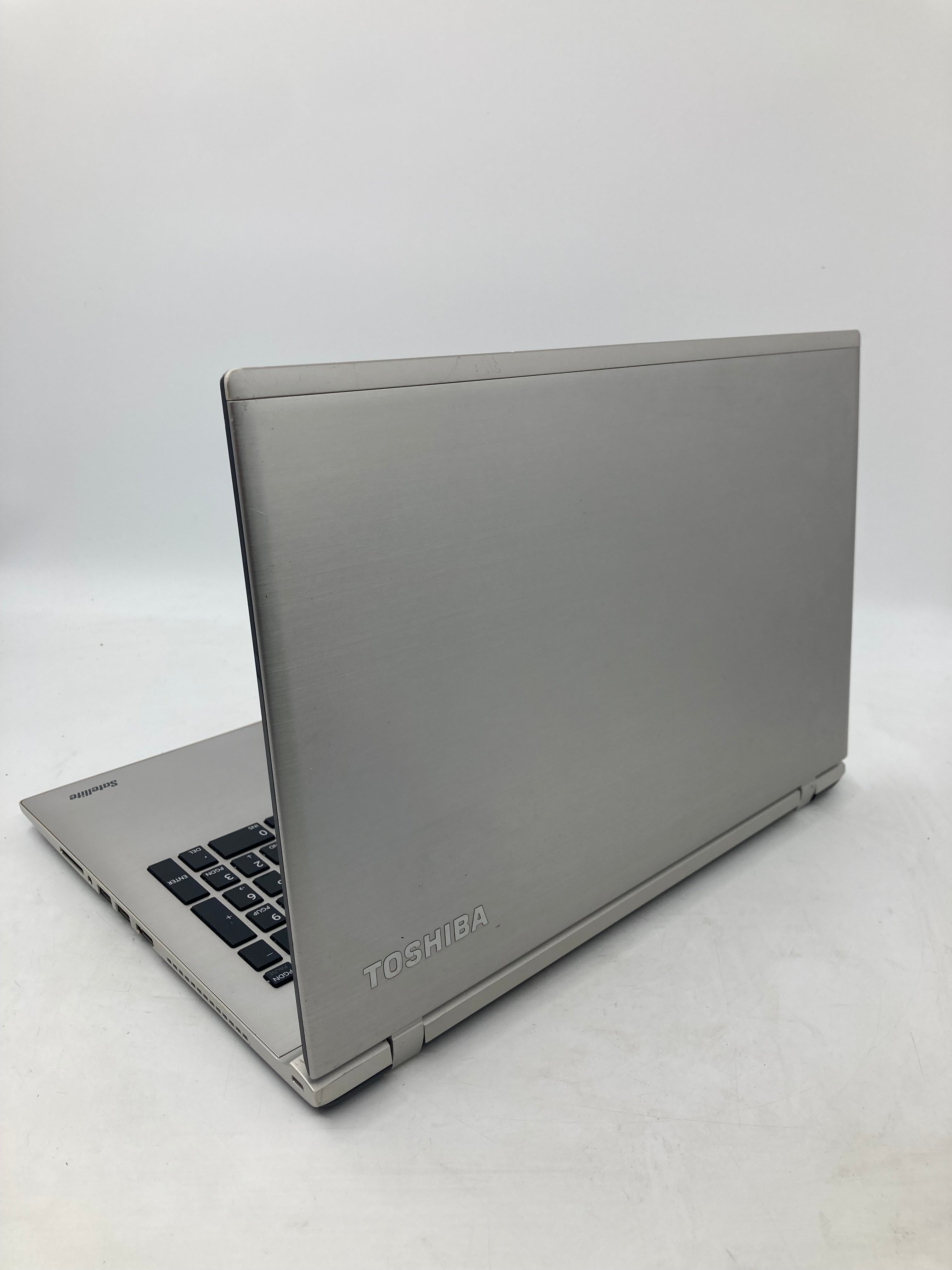Toshiba Satellite P50 15" Screen i7 6th Gen 16GB RAM 64GB SSD Win 10