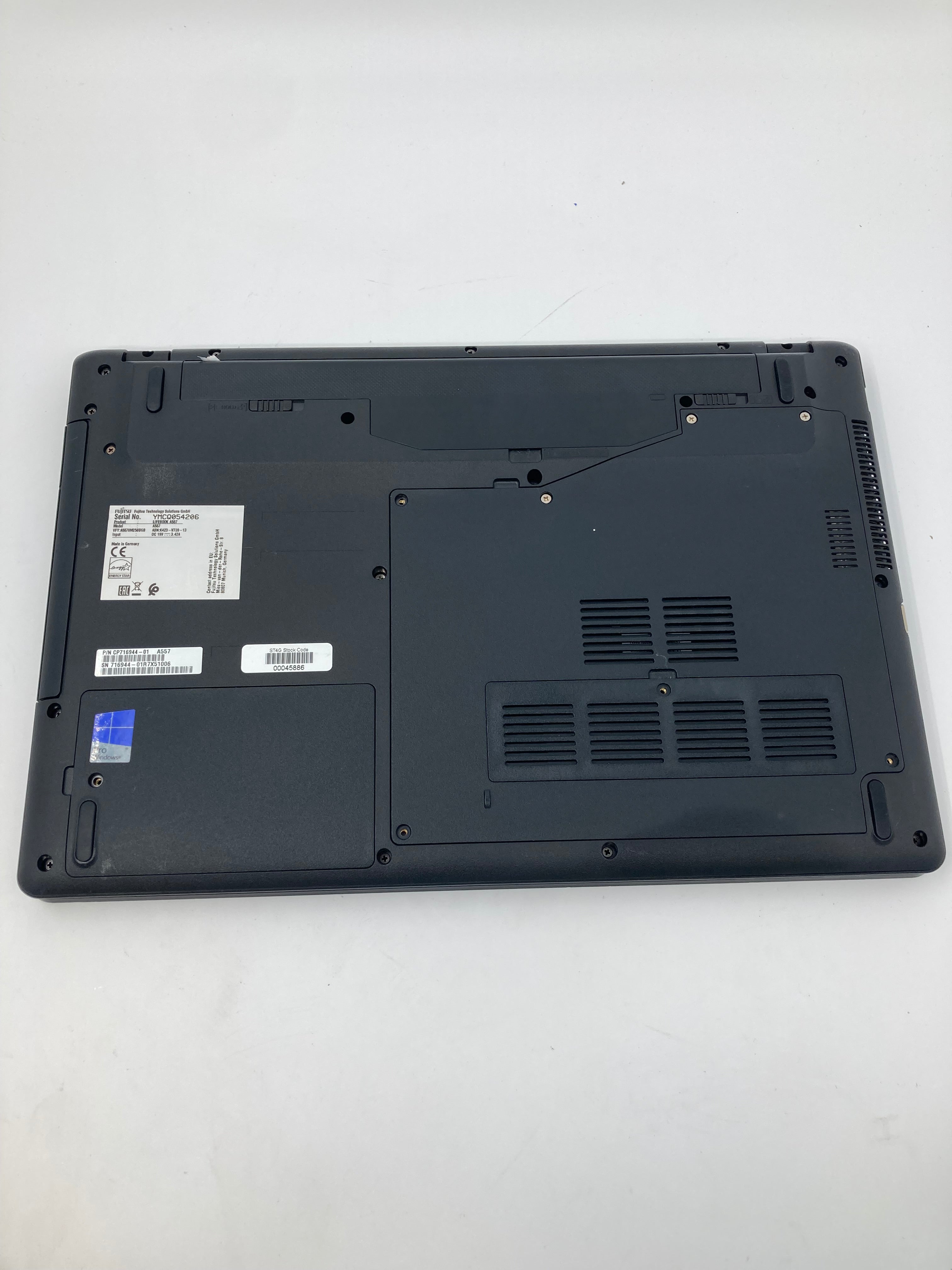 Fujitsu LifeBook A557 15.6" Screen i5 7200U No RAM No SSD No OS *Spares* #2