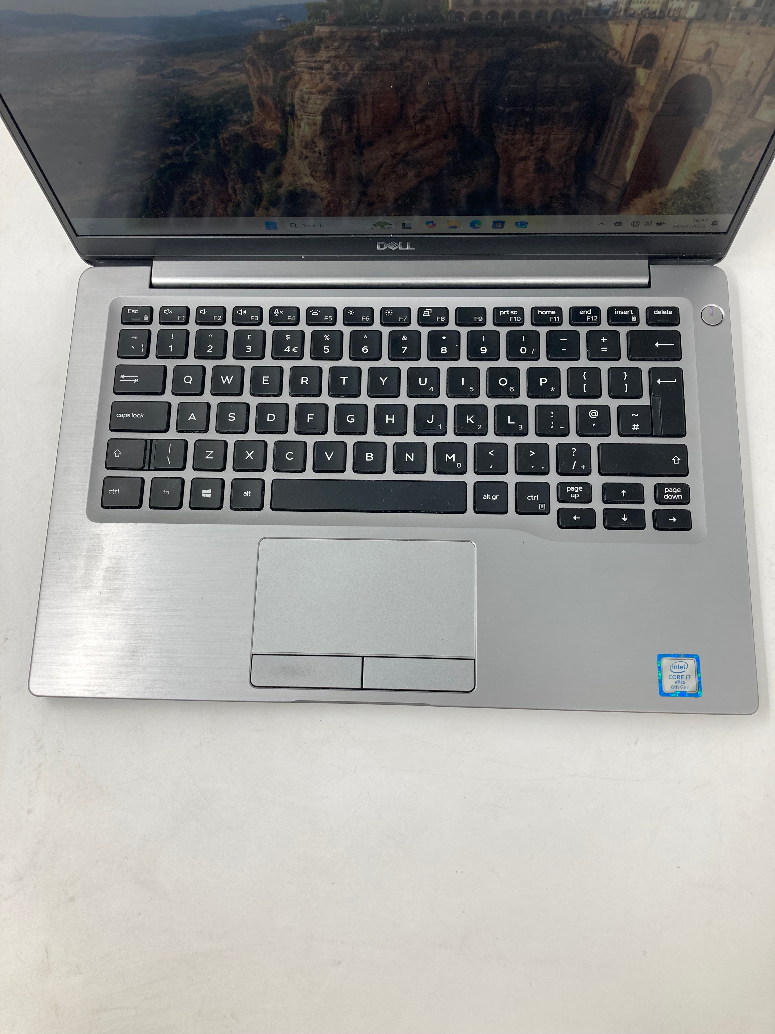 Dell Latitude 7400 14" Screen i7 8th Gen 16GB RAM 512 SSD Win 11