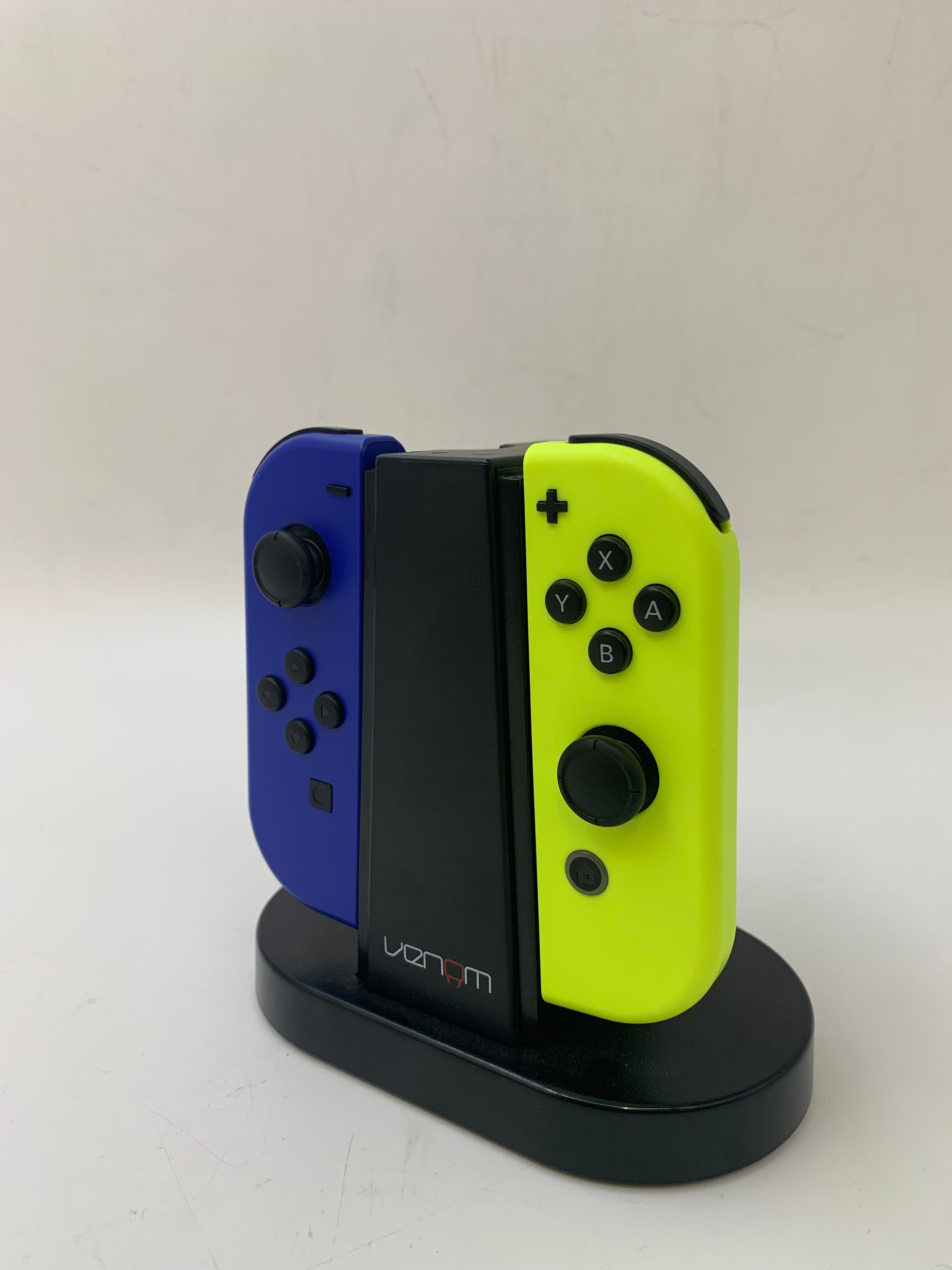 Venom Switch Joy-Con Quad Charging Station with 2 Nintendo Switch Controllers