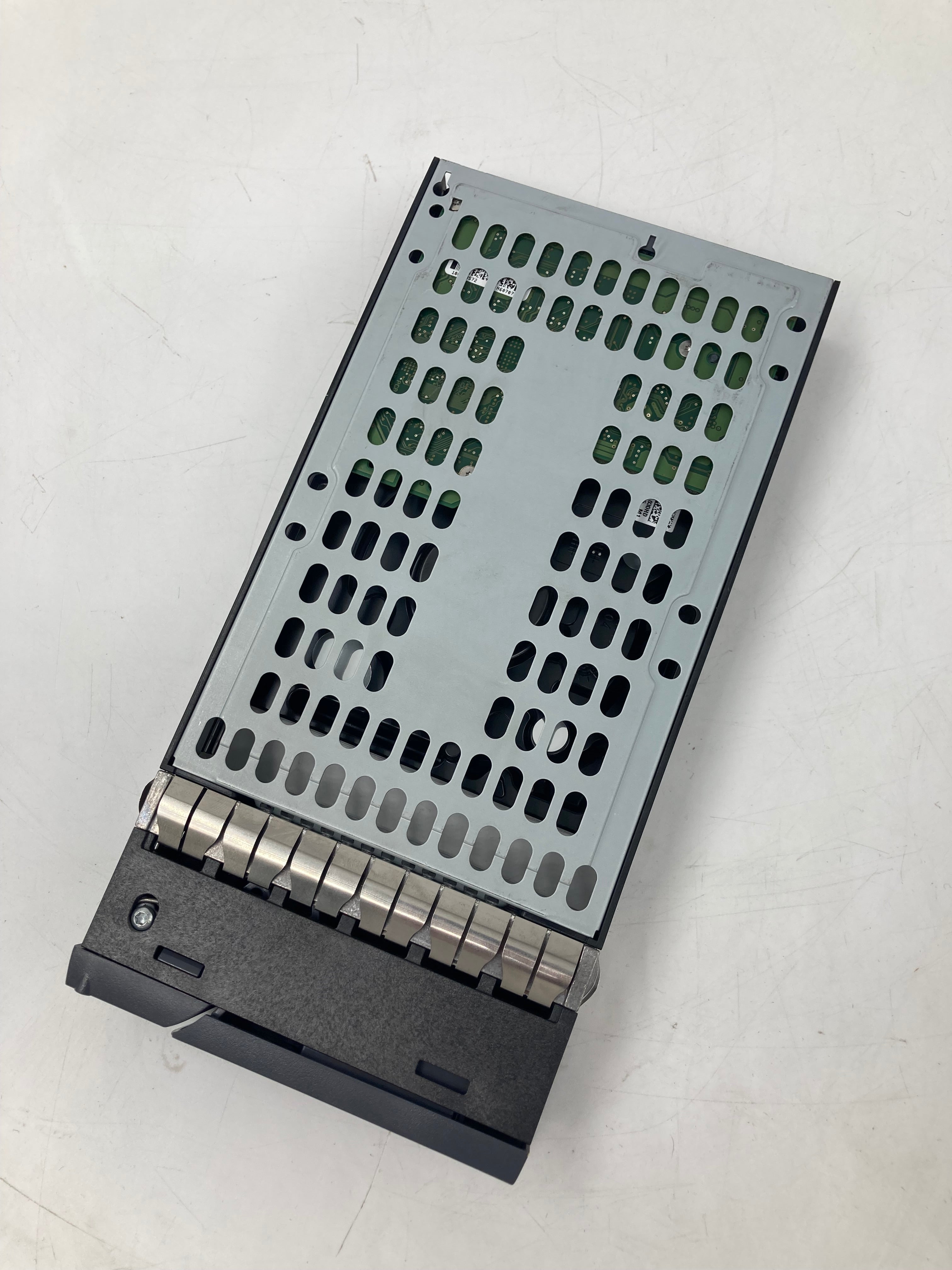 NetApp HDD 450GB SAS 3.5" 15K RPM 6.0 Gbps P/N 108-00233 Lot Of 14